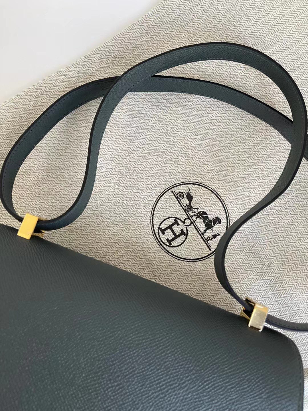 Hermes Constance 24 Hurricane Blue Y7 Золотая пряжка