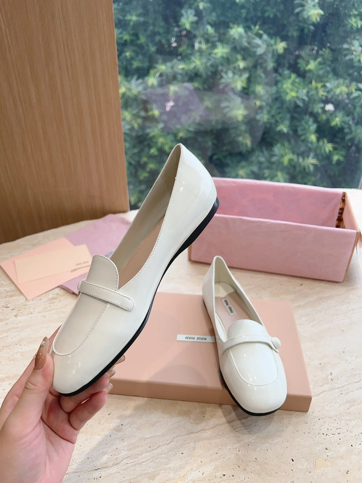 Туфли Мэри Джейн Miu Miu - белые