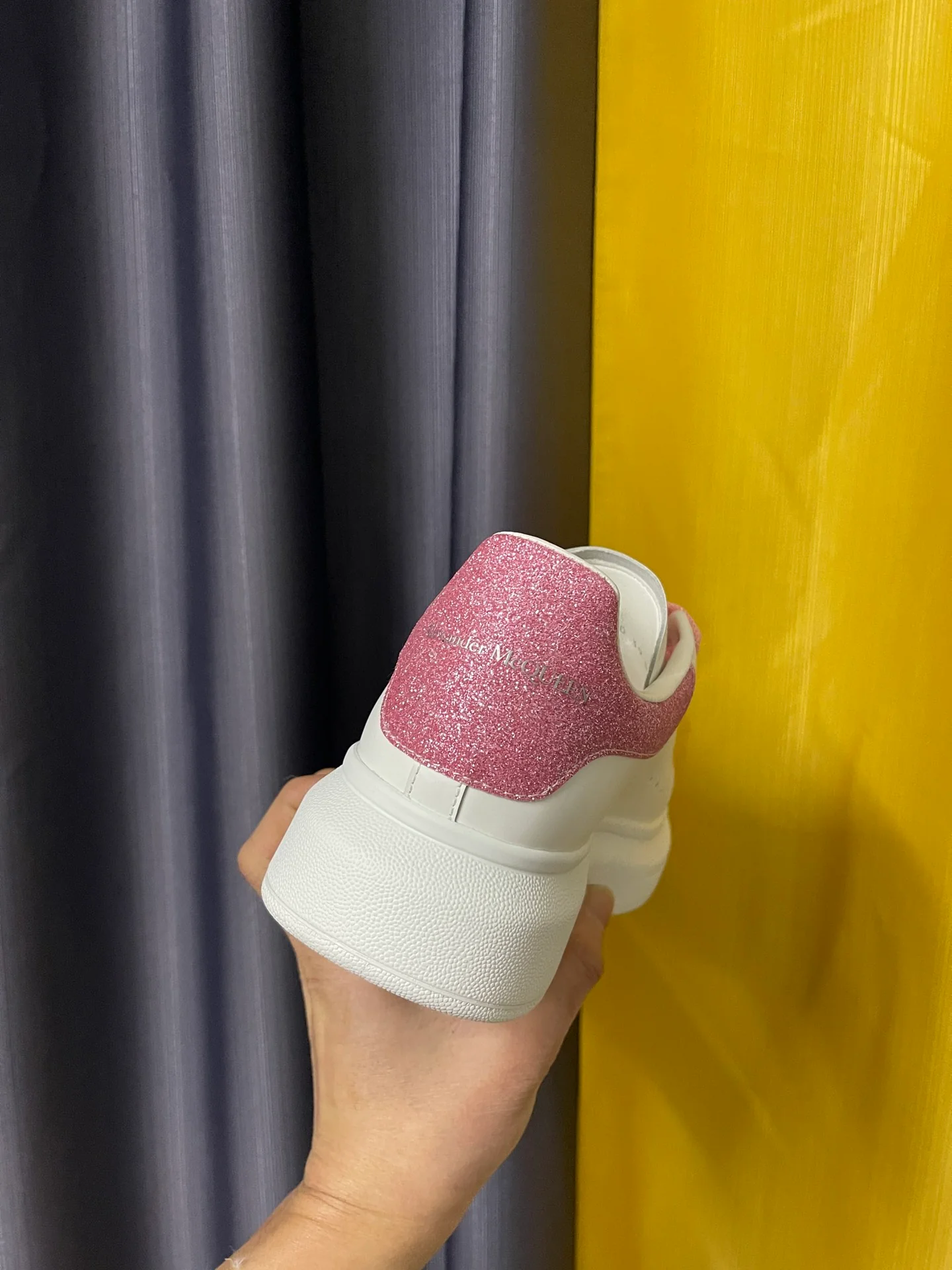 Классические белые кроссовки McQueen - унисекс - каблук с блестками - премиум-издание