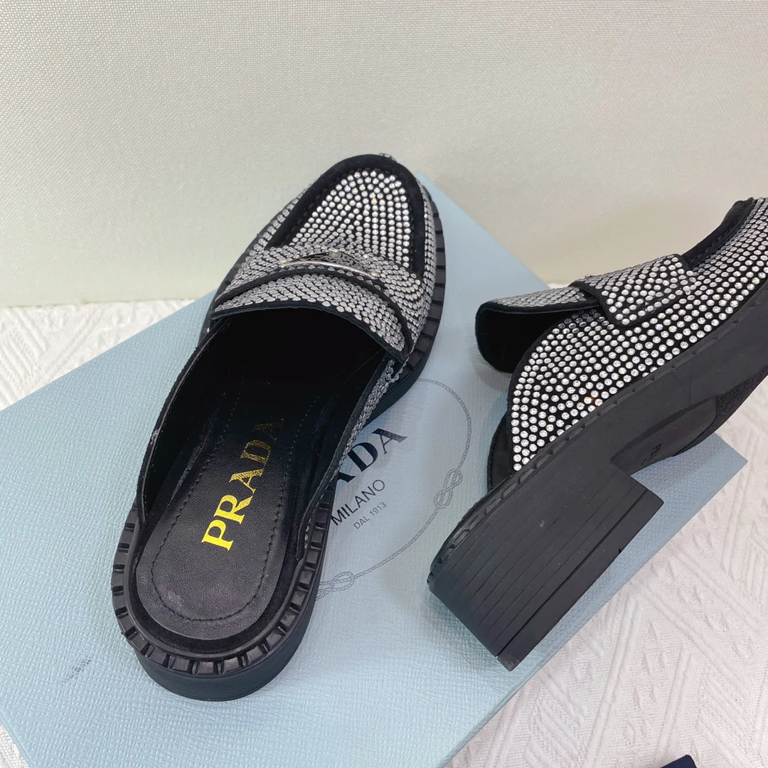 Обувь Prada - Мюли Prada, украшенные стразами