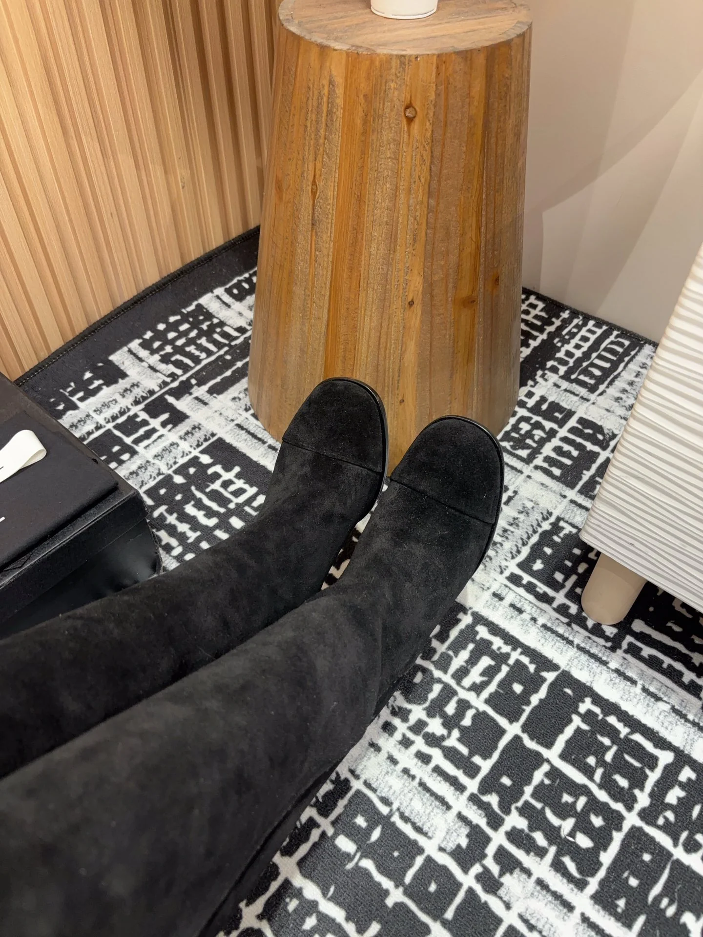 Ботинки Chanel 2024 на высоком каблуке для верховой езды - черные