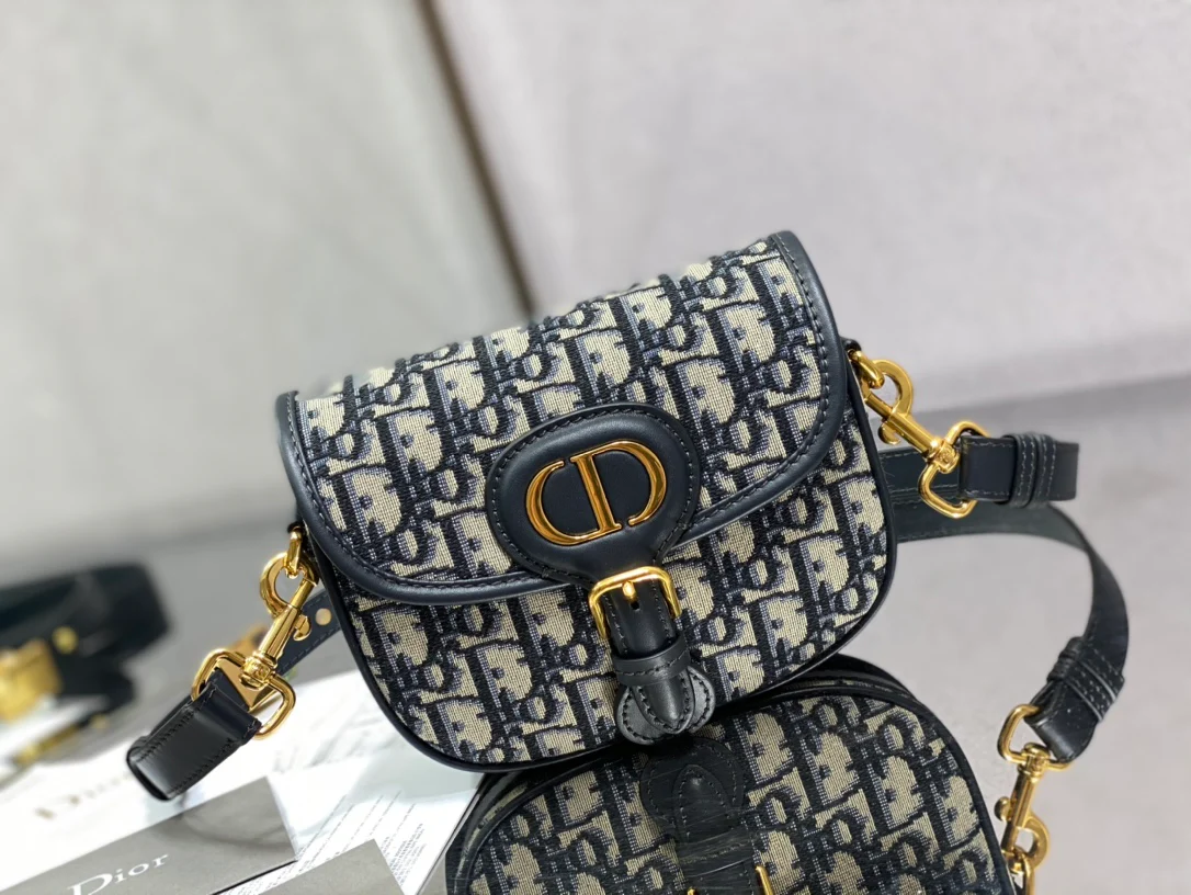 Сумка-бомбер Dior из коллекции Oblique (осень/зима) - маленькая - классический синий, тканевый верх.