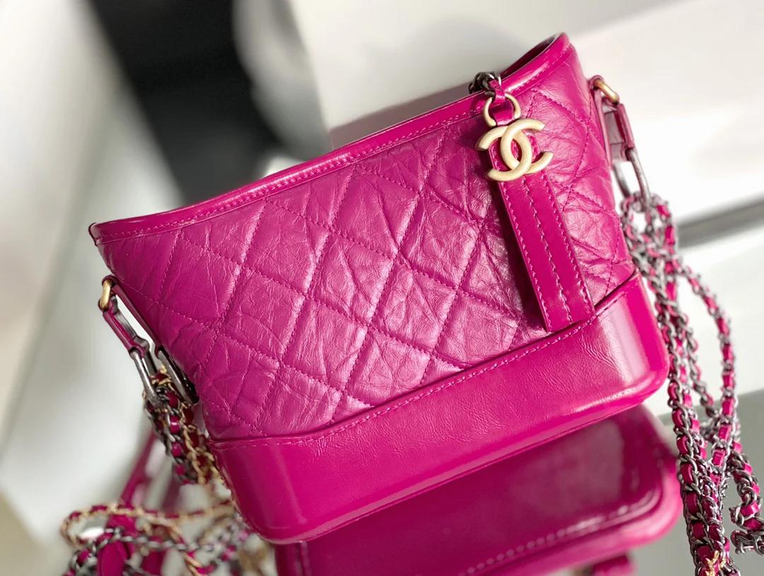 Сумка-хобо Chanel - стеганый узор розового цвета - маленькая