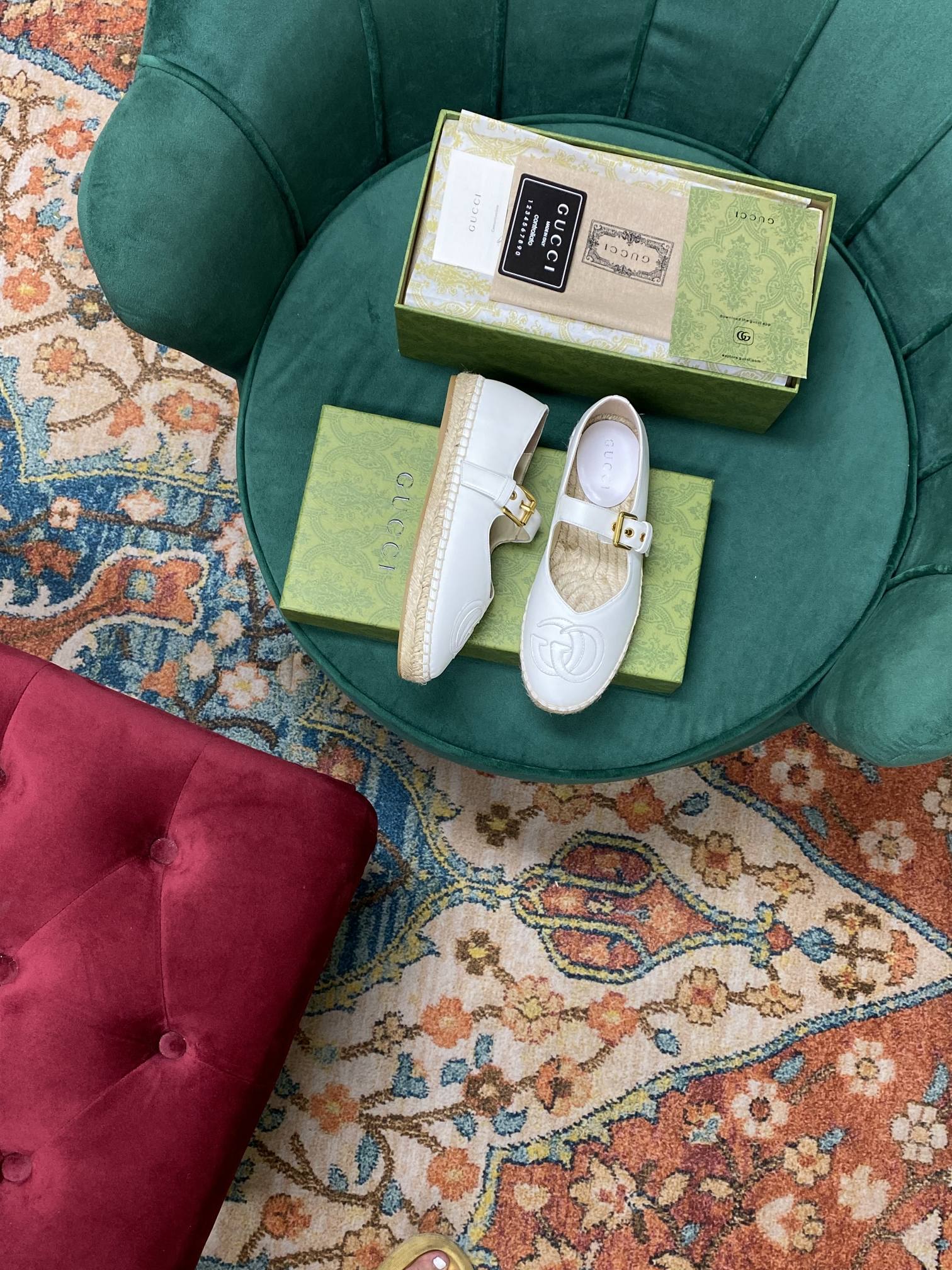 Весенняя коллекция Gucci 2022 — Радужные рыбацкие туфли — 1