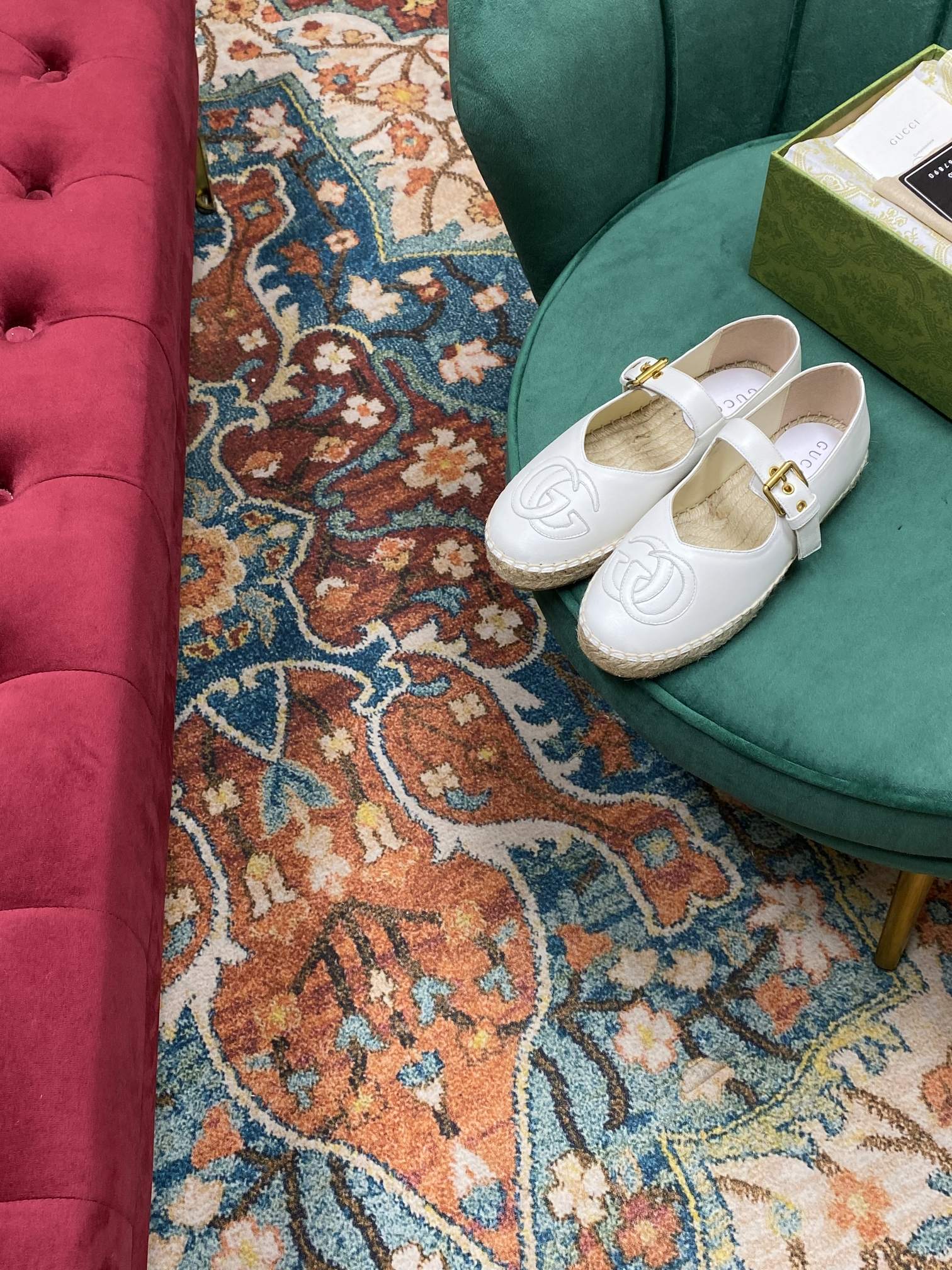 Весенняя коллекция Gucci 2022 — Радужные рыбацкие туфли — 1