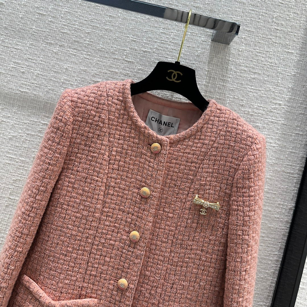 Куртка Chanel 2403-24 из серого твида с цветочным принтом, модель ?Ранняя весна?.