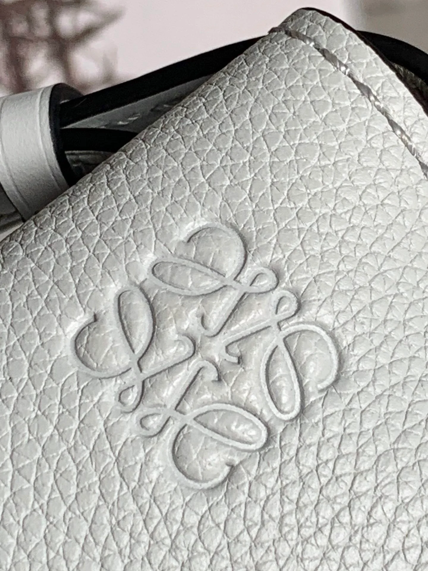 Loewe-gate-small-20x19x11-5-cm-12