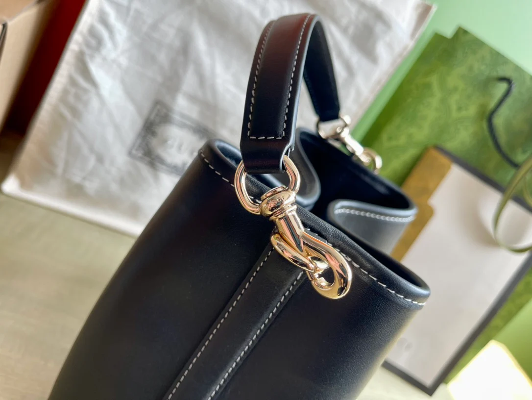 Мини-сумка-ведро Gucci 2025 из гладкой кожи - черная