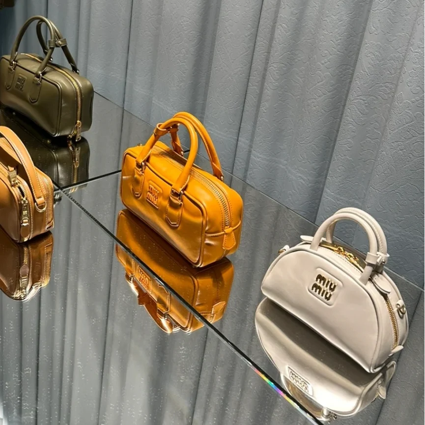 Сумка для боулинга Miu Miu - белая