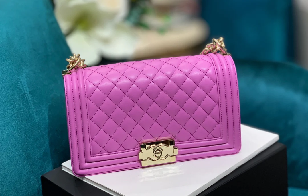 Chanel-boy-25cm-30