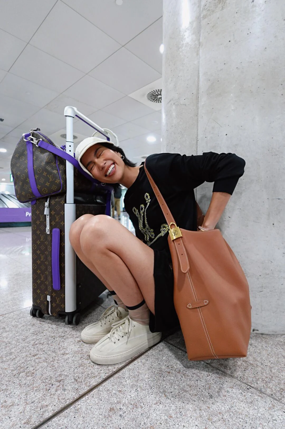 LV-m25352-low-key-hobo-pm сумка-коричневая