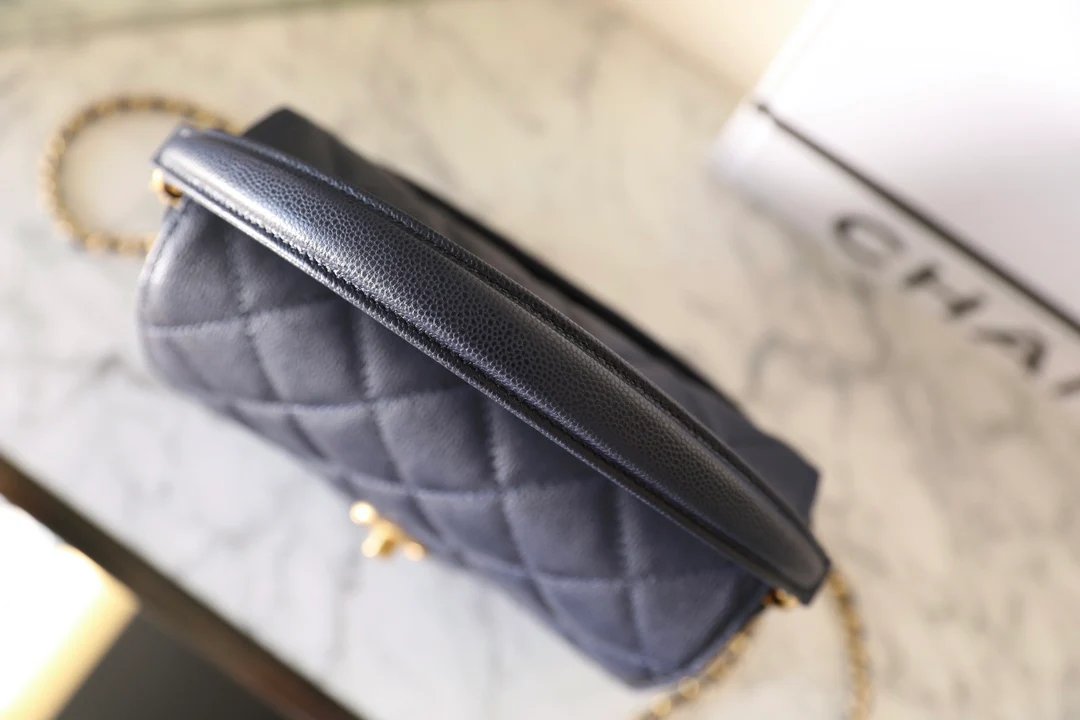 Сумка Chanel Medium Handle Flap Bag - синяя