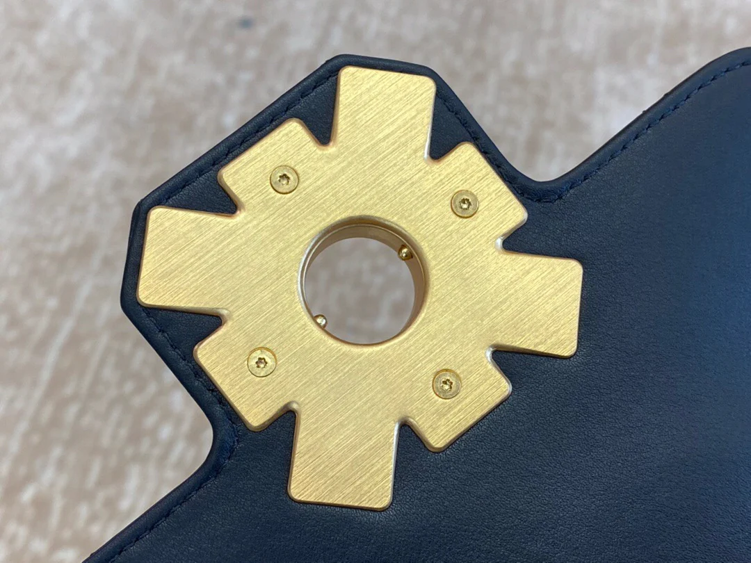 Сумка Chanel Coco Kingdom на цепочке