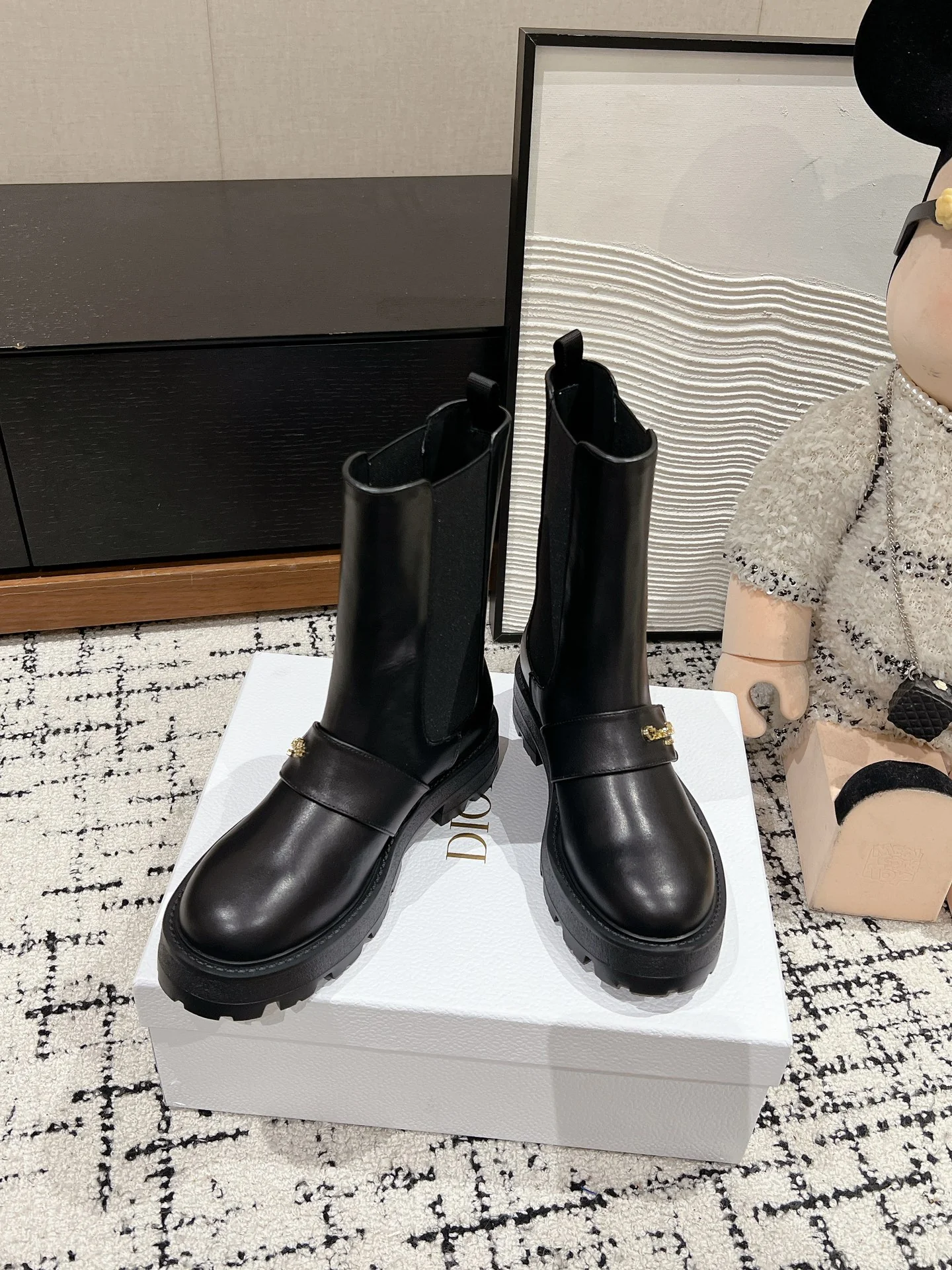 Ботинки Dior Dr. Martens 2024 - Черные - 1