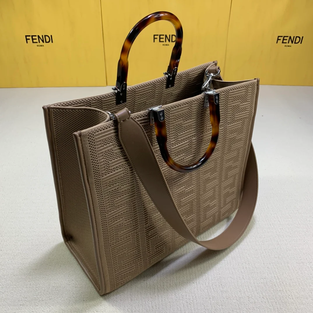 Сумка-тоут Fendi Sunshine Medium Apricot из сетчатой ??ткани