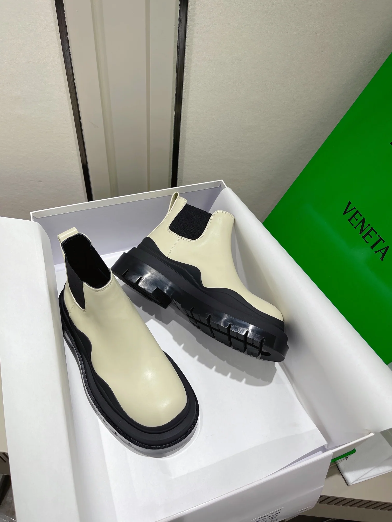 BV - Ботильоны на платформе - Белые