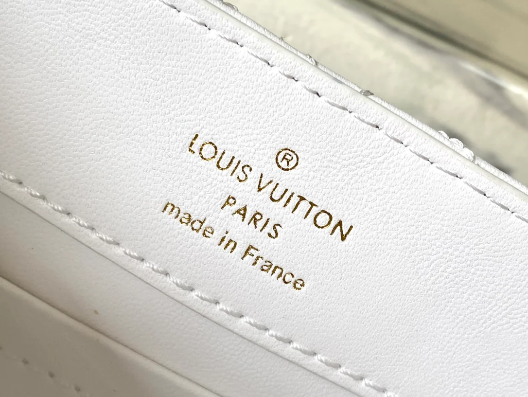 Миниатюрная белая сумка LV с цепочкой в ??виде четырехлистного клевера - белая