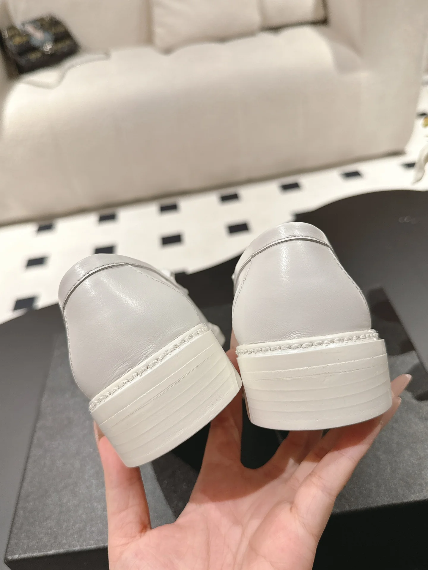 Лоферы Chanel 2024 в клетку - белые