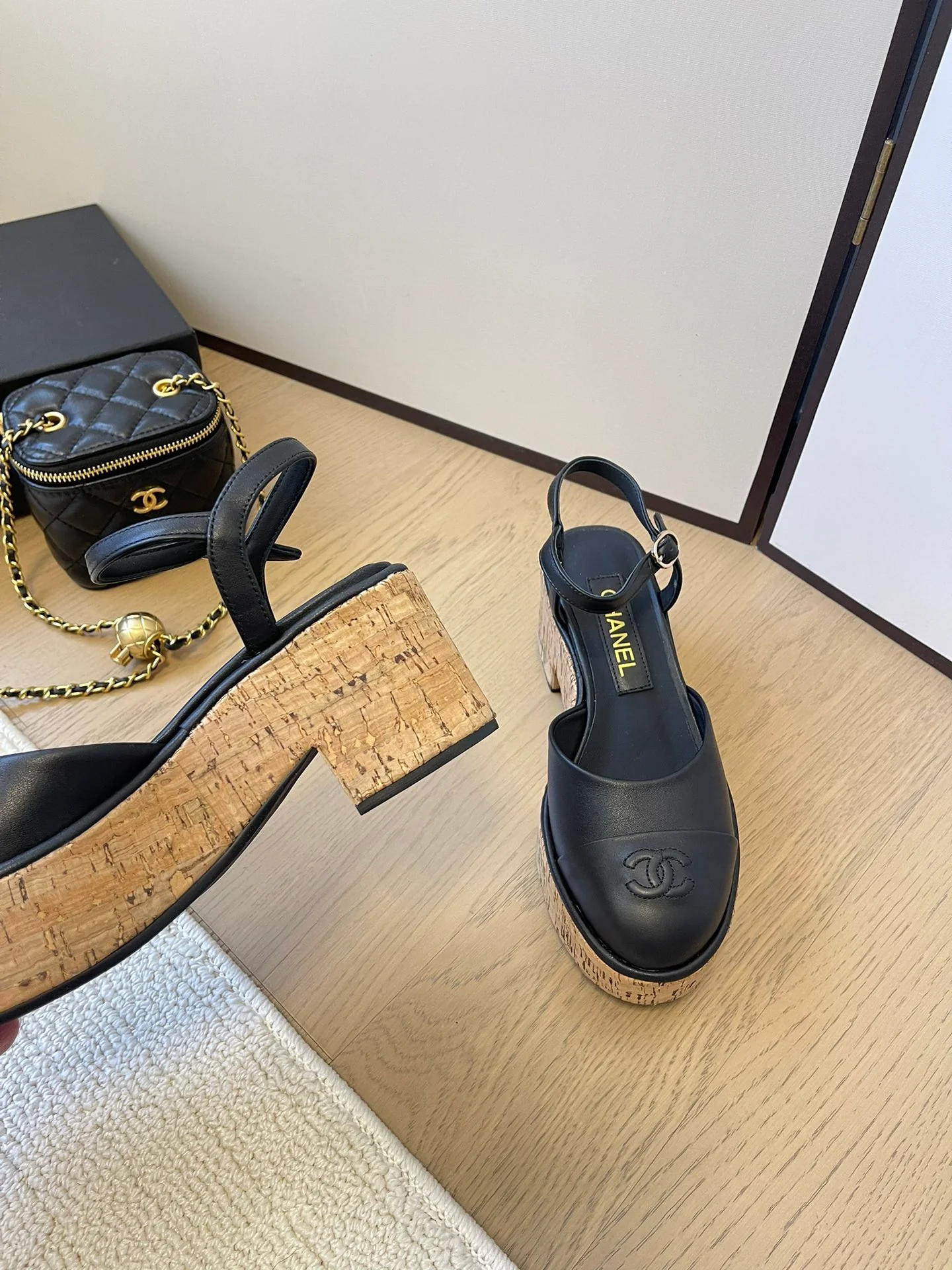 Туфли на платформе Chanel 2024 — черные