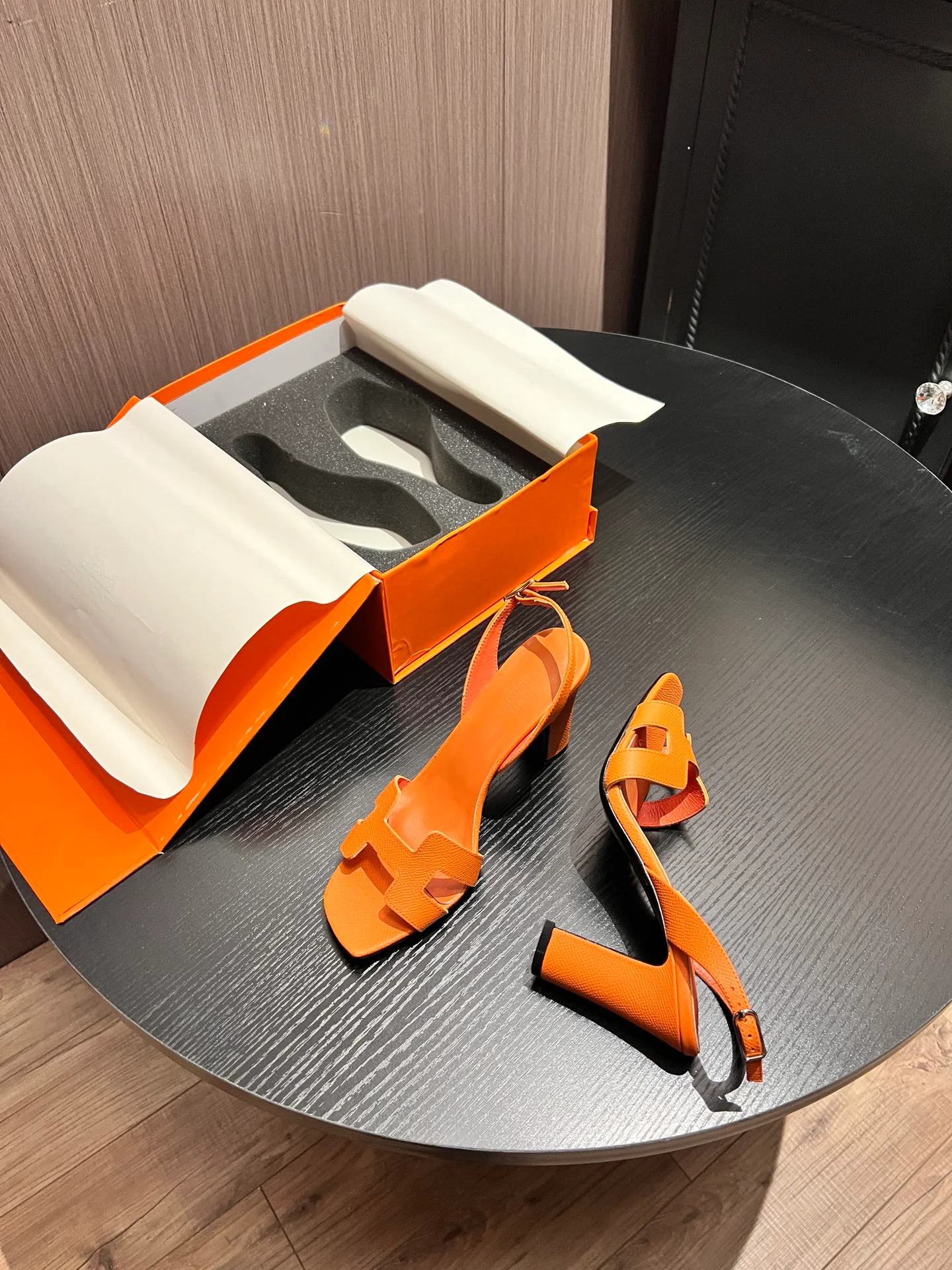 Босоножки на высоком каблуке Hermes - оранжевые