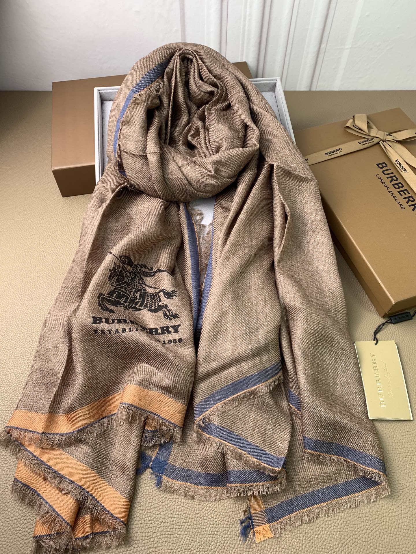 Длинный шарф Burberry из кашемира с принтом - 200 см - ширина 85 см - 100 см - кашемир - 1 шт.