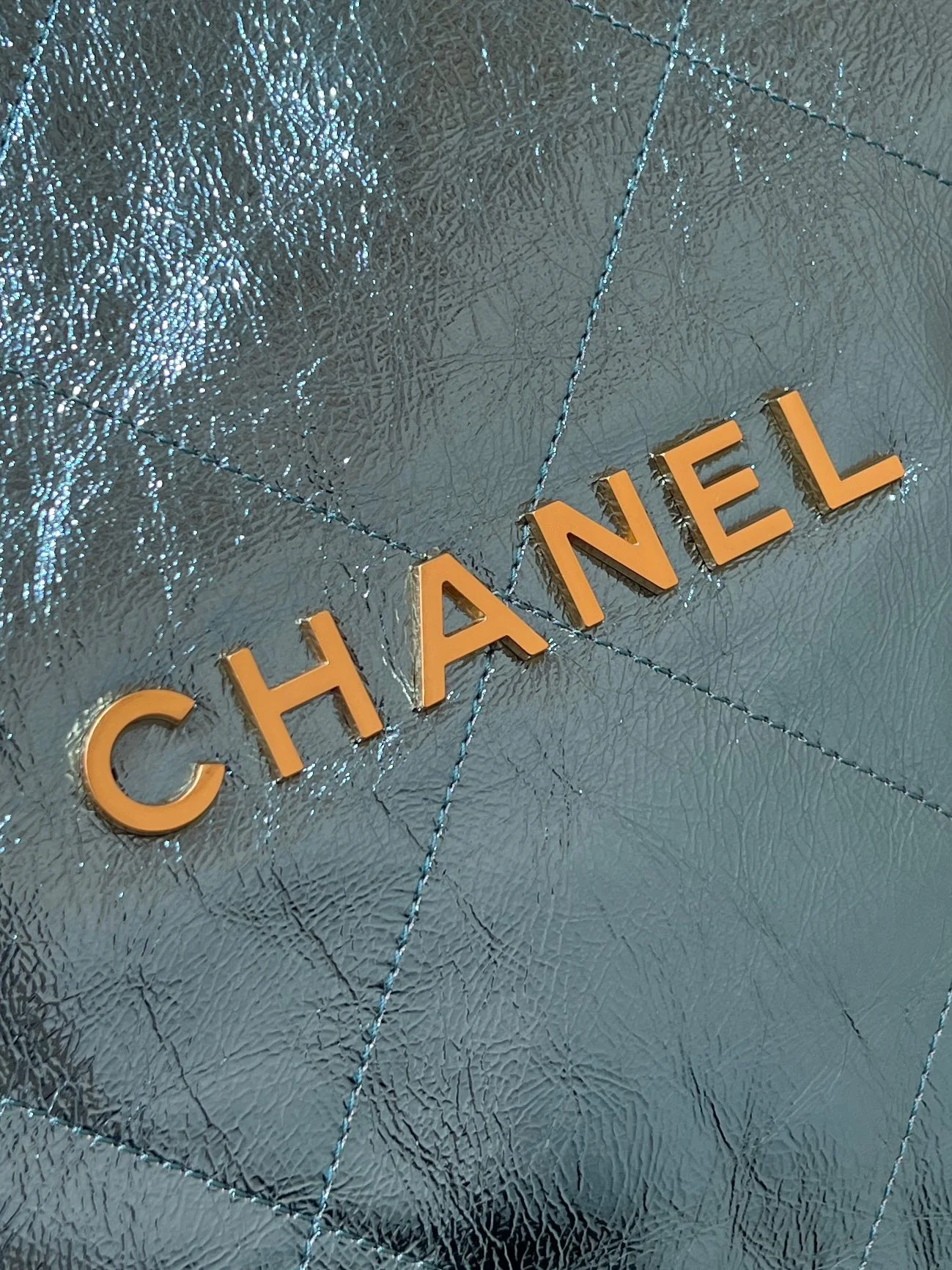 Мусорный мешок Chanel 25c из металлизированной кожи - синий