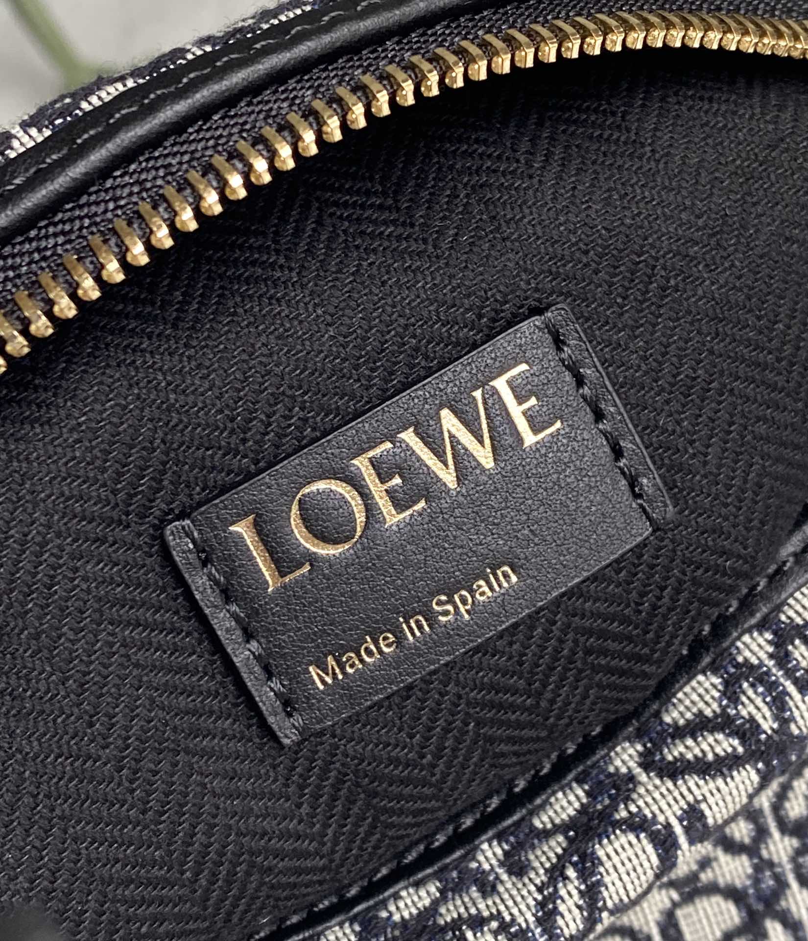 Сумка Loewe Cubi - жаккардовая телячья кожа - маленькая - черная