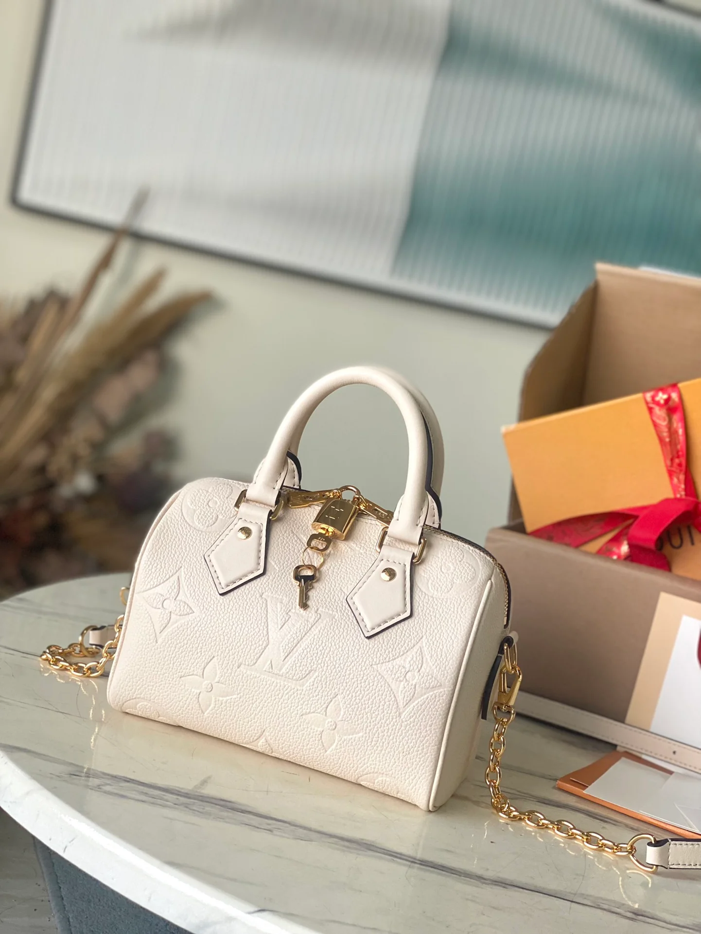 m58954-LV-speedy-20-Сумка-кроссбоди-Кремово-белый