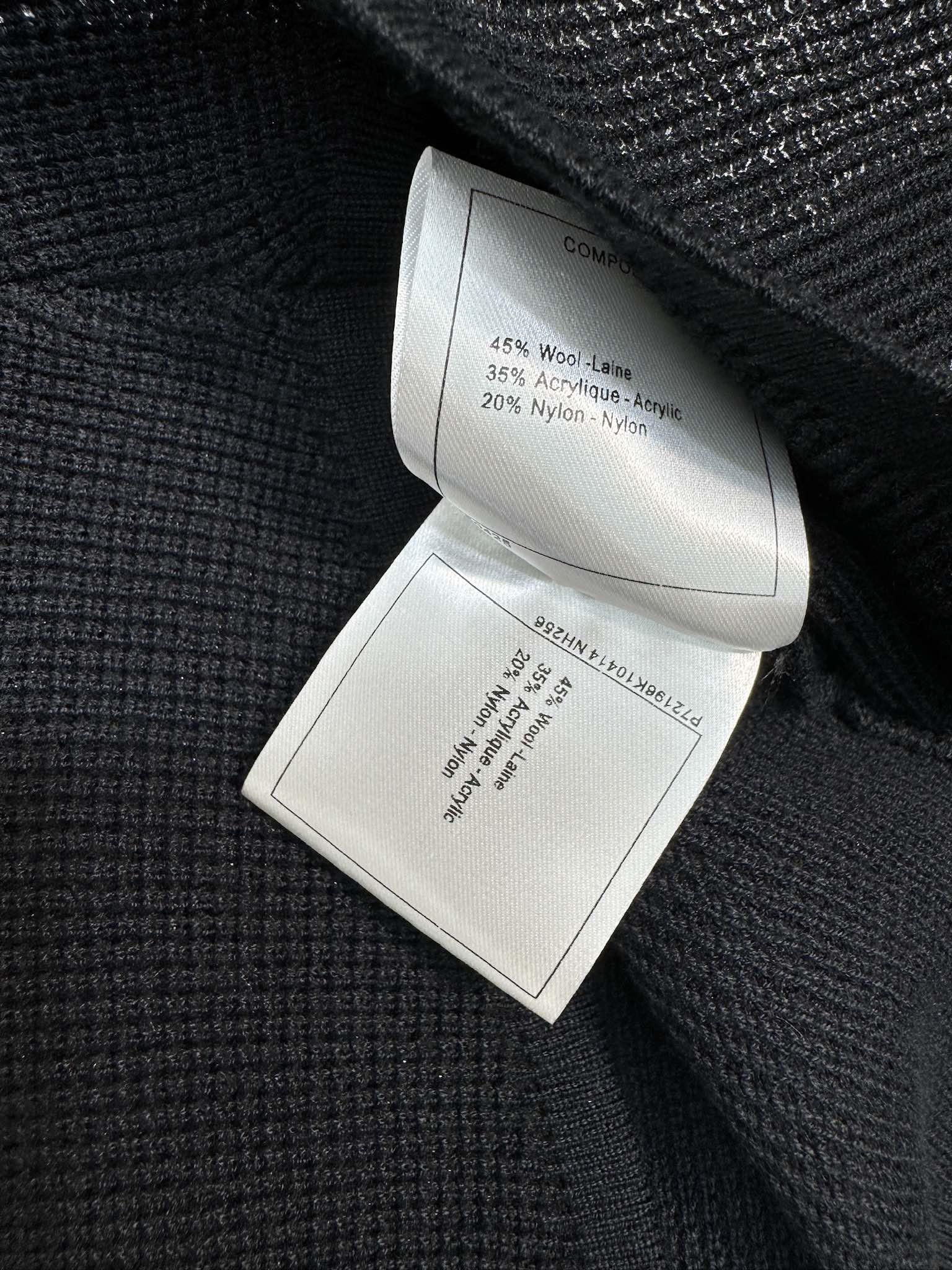 Вязаный жилет Chanel 2403 Graffiti с V-образным вырезом - Черный - 1 шт.