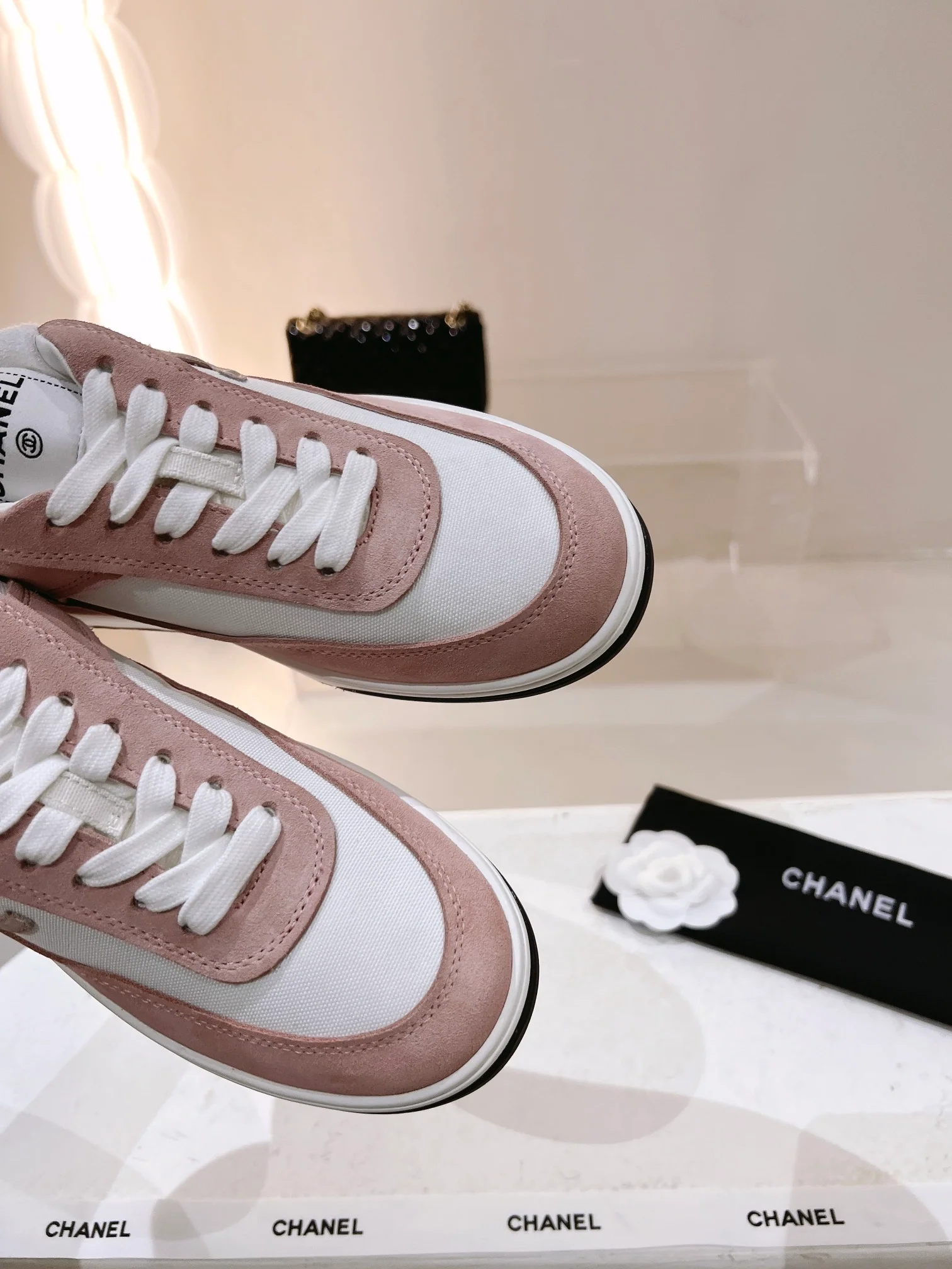 Новинка сезона осень/зима 2022 от Chanel - Повседневная обувь - Розовая