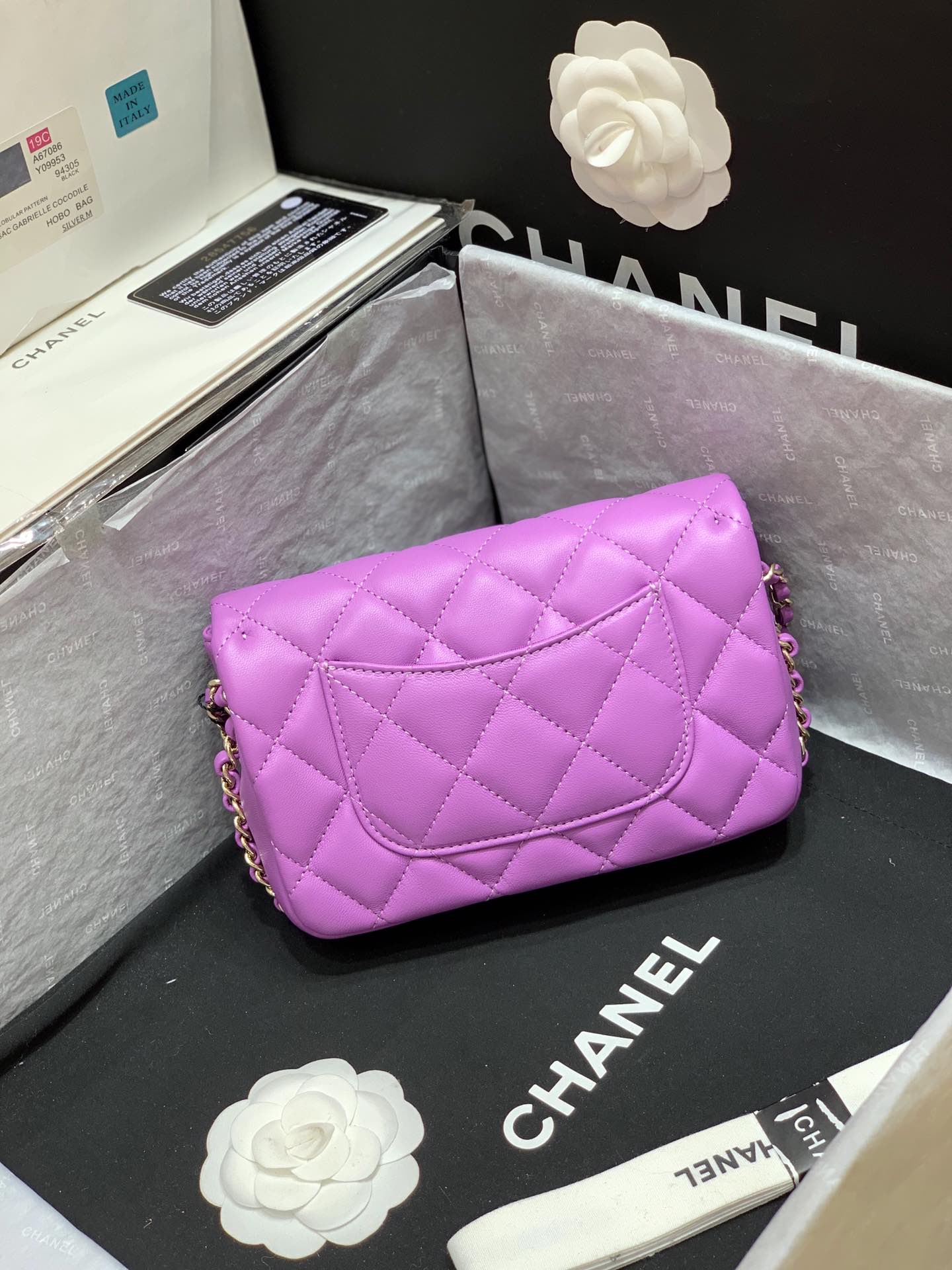 Сумка Chanel CF Pearl из коллекции Весна/Лето 2020 — фиолетовая — 18 см