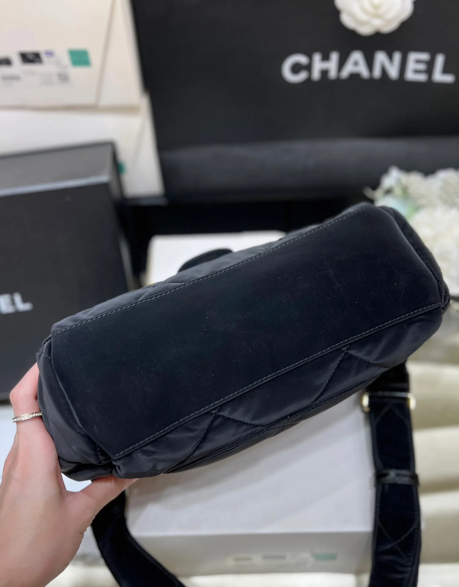 Сумка для лыж Chanel 24n, маленькая, черная.