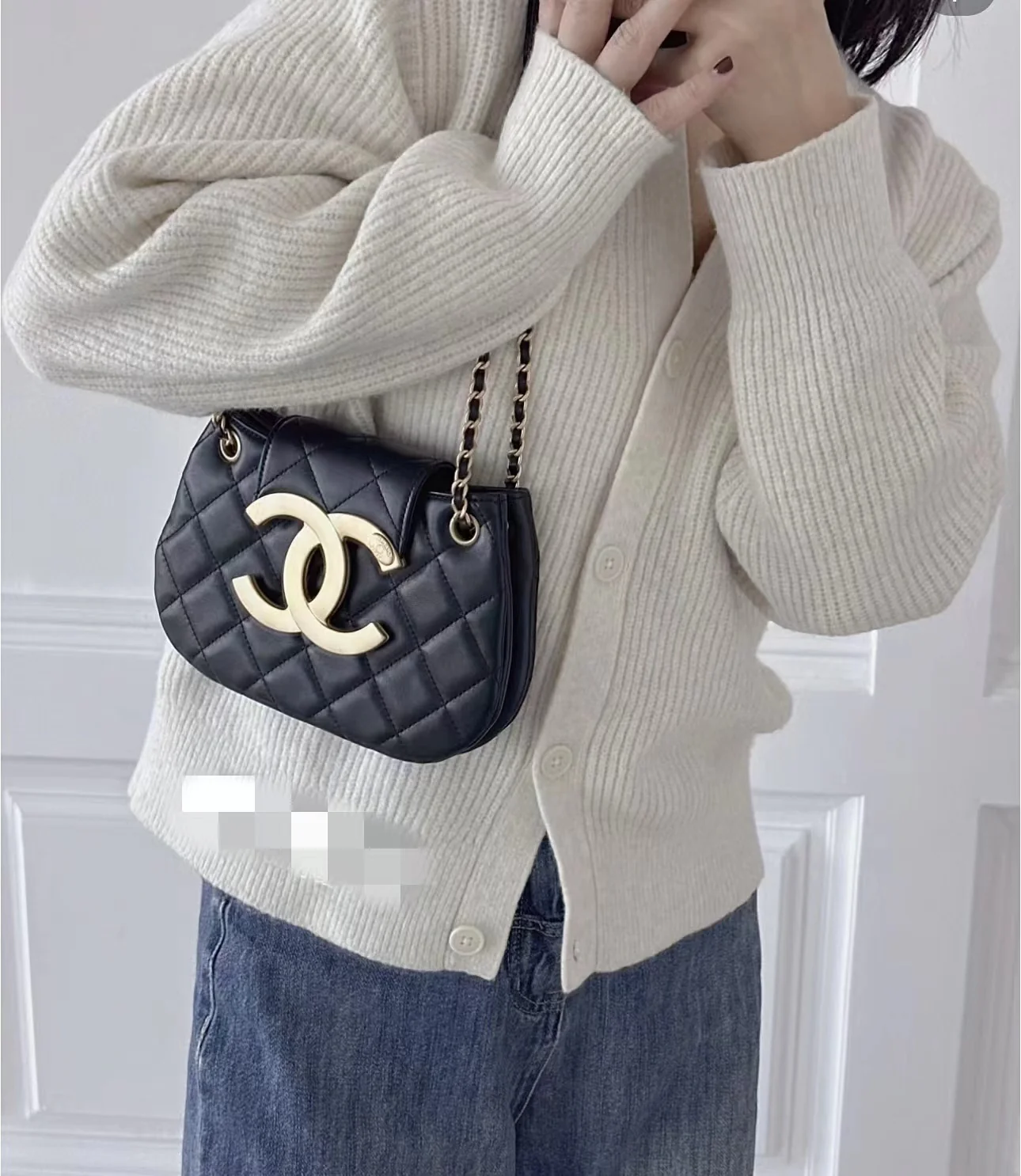 Chanel - Новая большая сумка-мессенджер с двойной буквой C - Черная