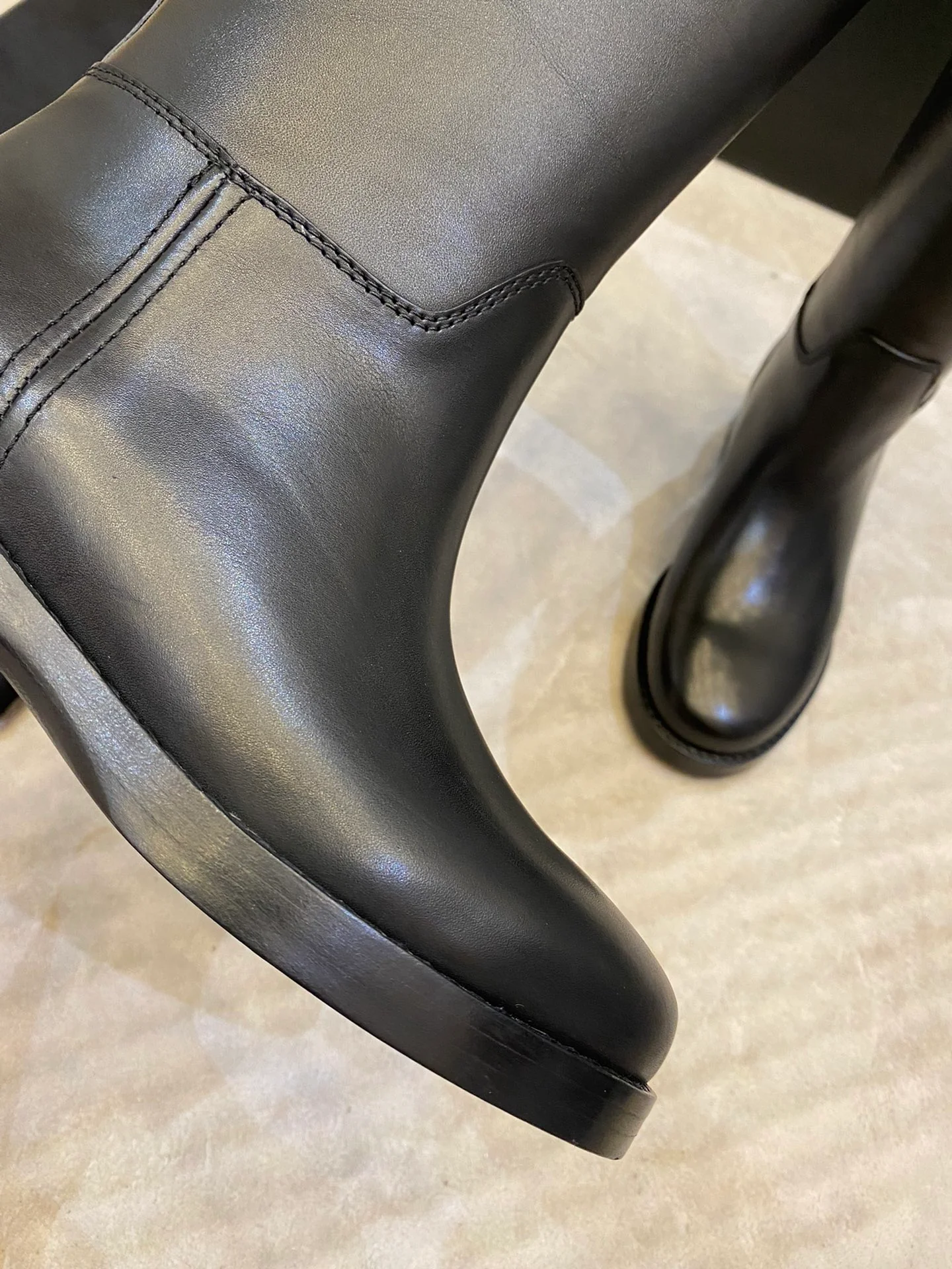 Новинка 2022 года от Chanel - Кожаные сапоги - 1