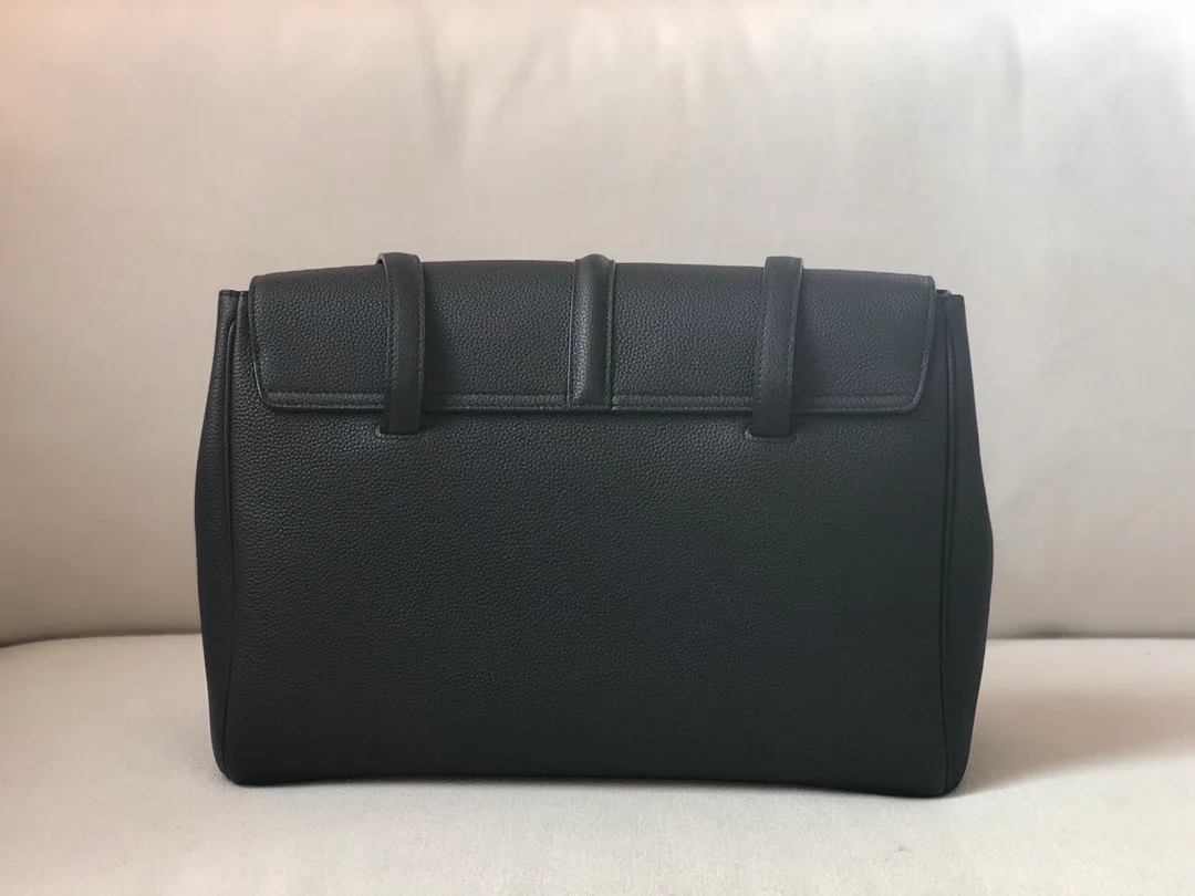 Сумка Celine Soft 16 из зернистой телячьей кожи средней плотности - 1 шт.