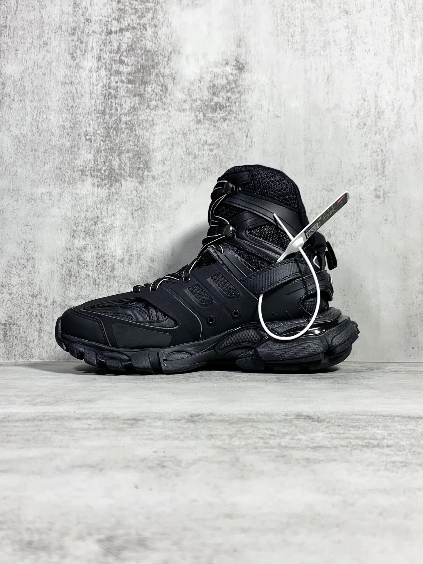 массивные высокие кроссовки Balenciaga