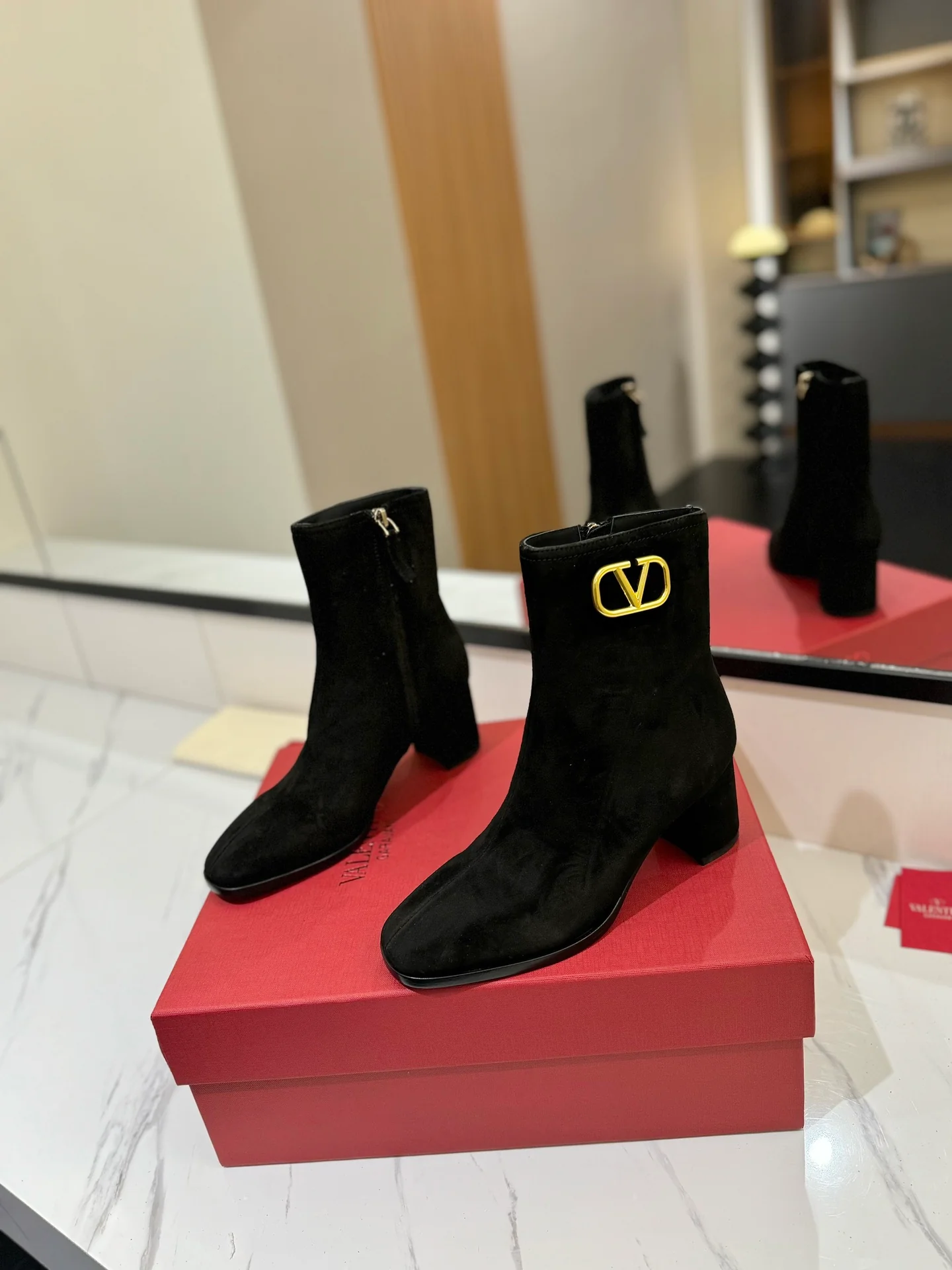 Valentino 2024 - Черные сапоги 