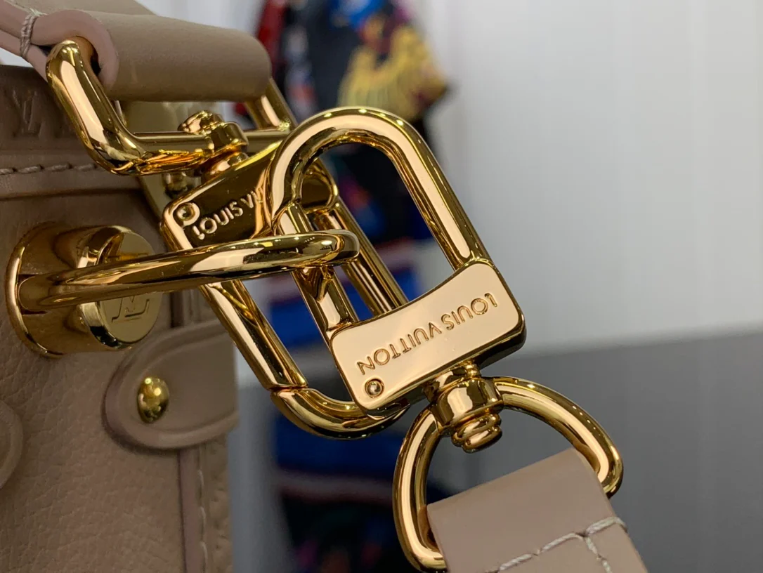 m83080-LV-side-trunk-pm chain bag-grey brown