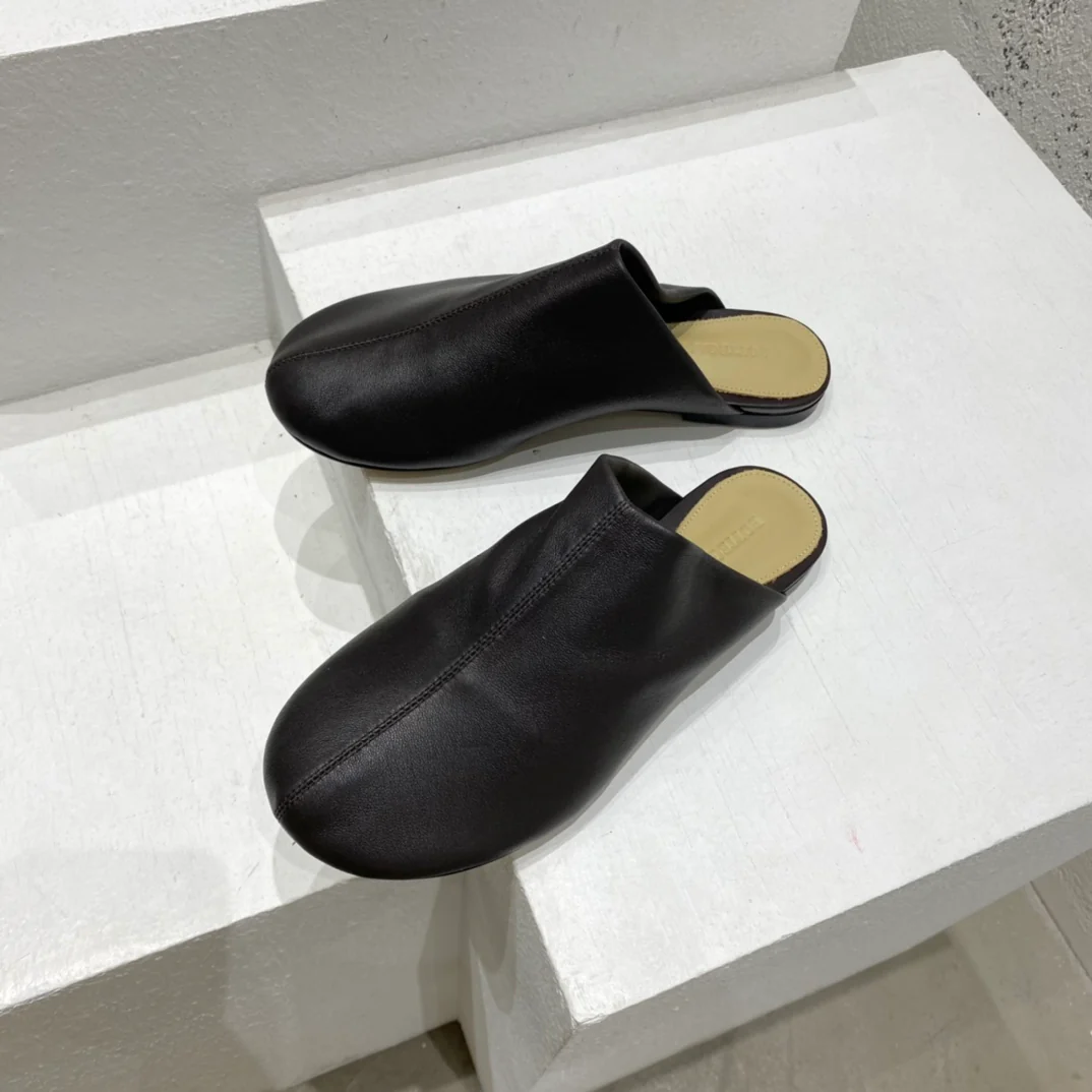 Новые официальные кроссовки BV-22s — размеры 35-39-40-41 доступны для индивидуального заказа, возврат или обмен невозможен.