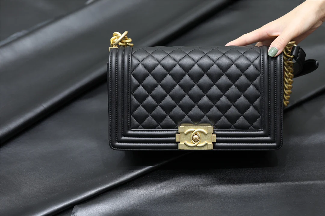 Chanel-boy-25cm-43