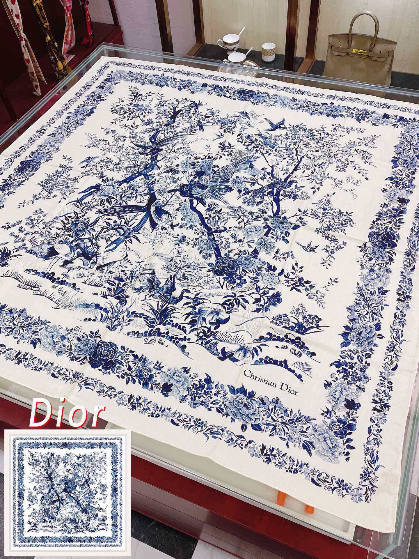 Квадратный шарф Dior Forest Floral Bird - 140 см - 70% кашемир - 30% шелк