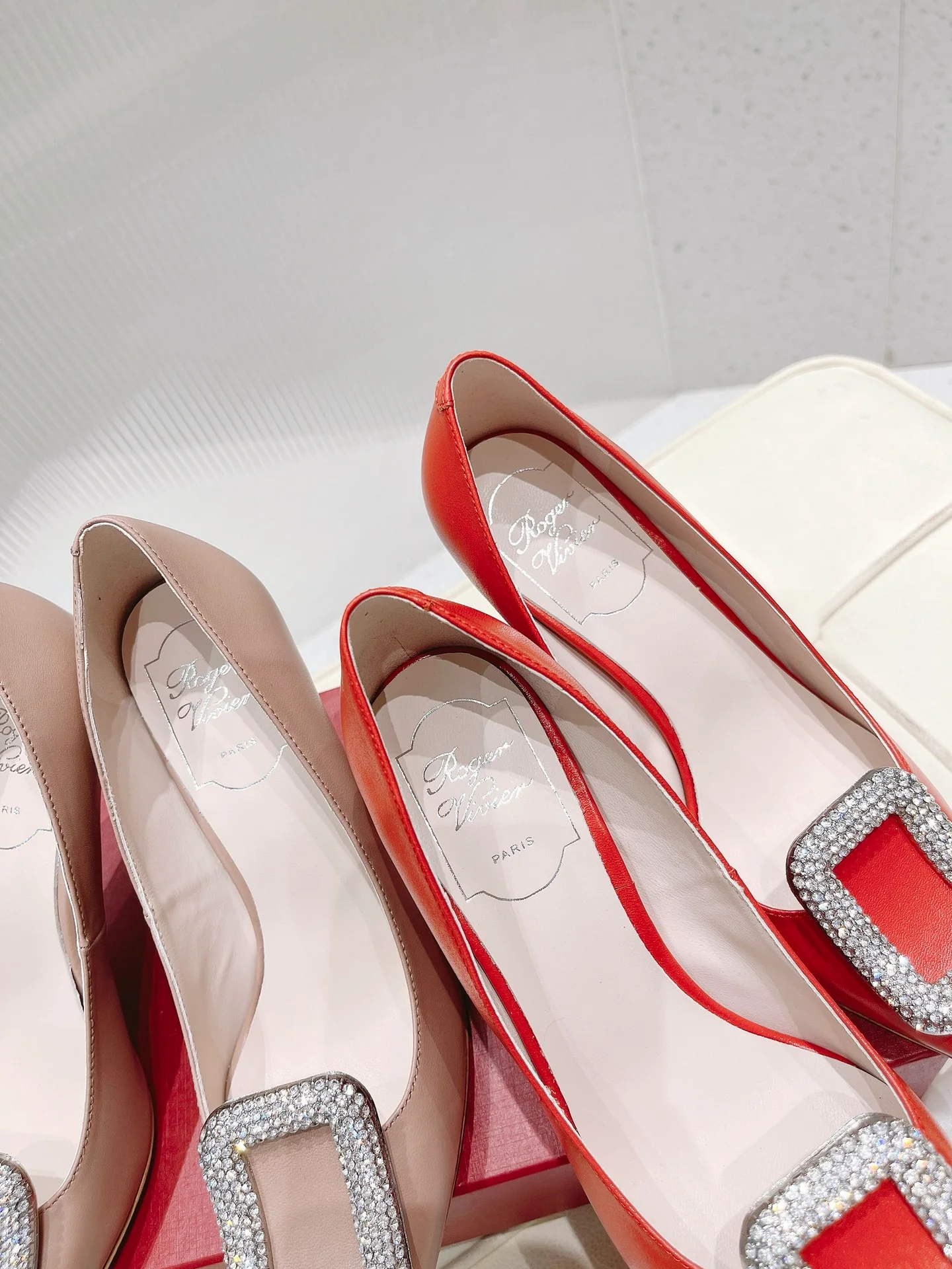 Туфли RV - туфли на высоком каблуке с острым носком