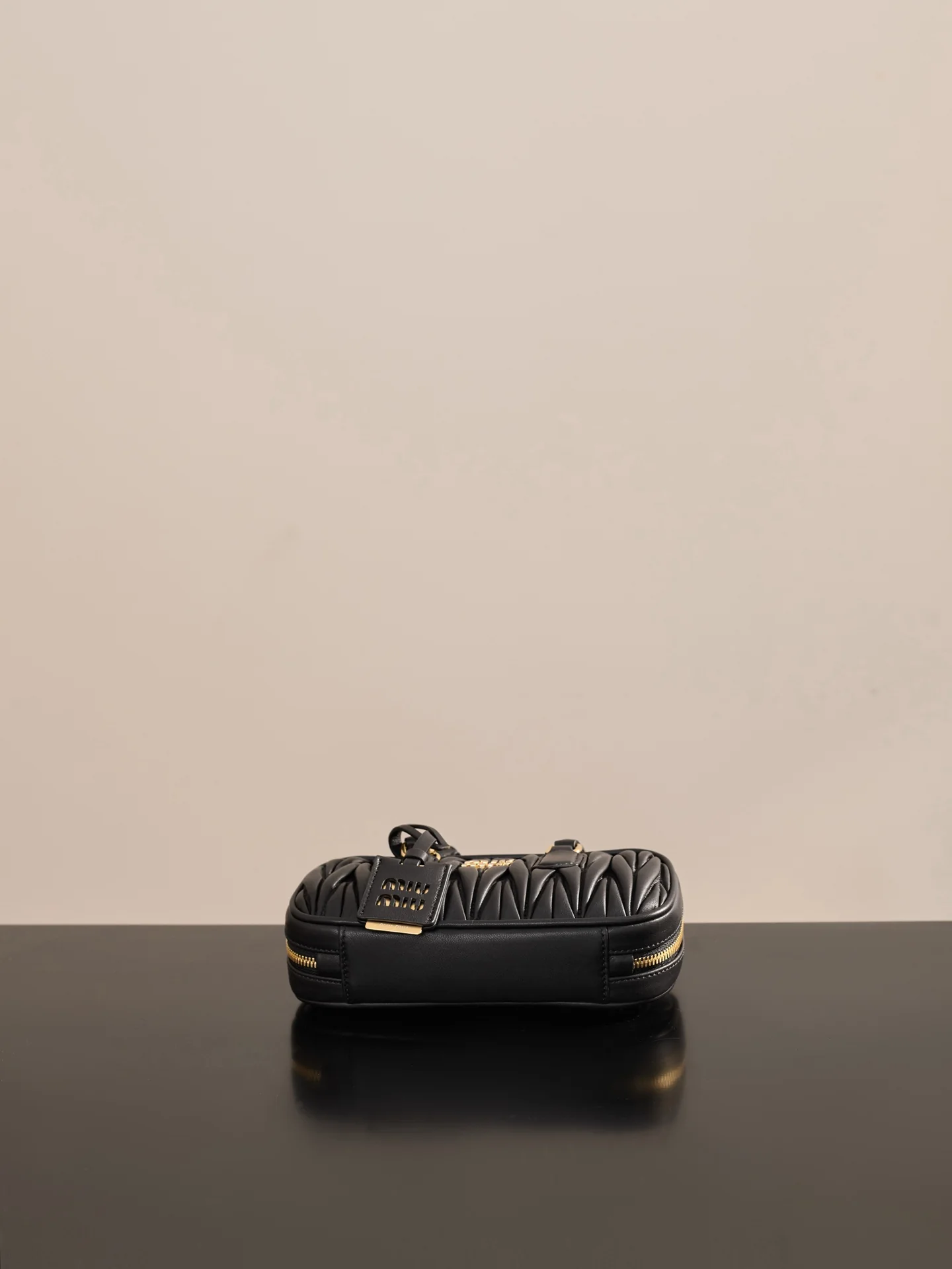 Miu Miu-5b088m1100 - Миниатюрная плиссированная сумка для боулинга - Черная