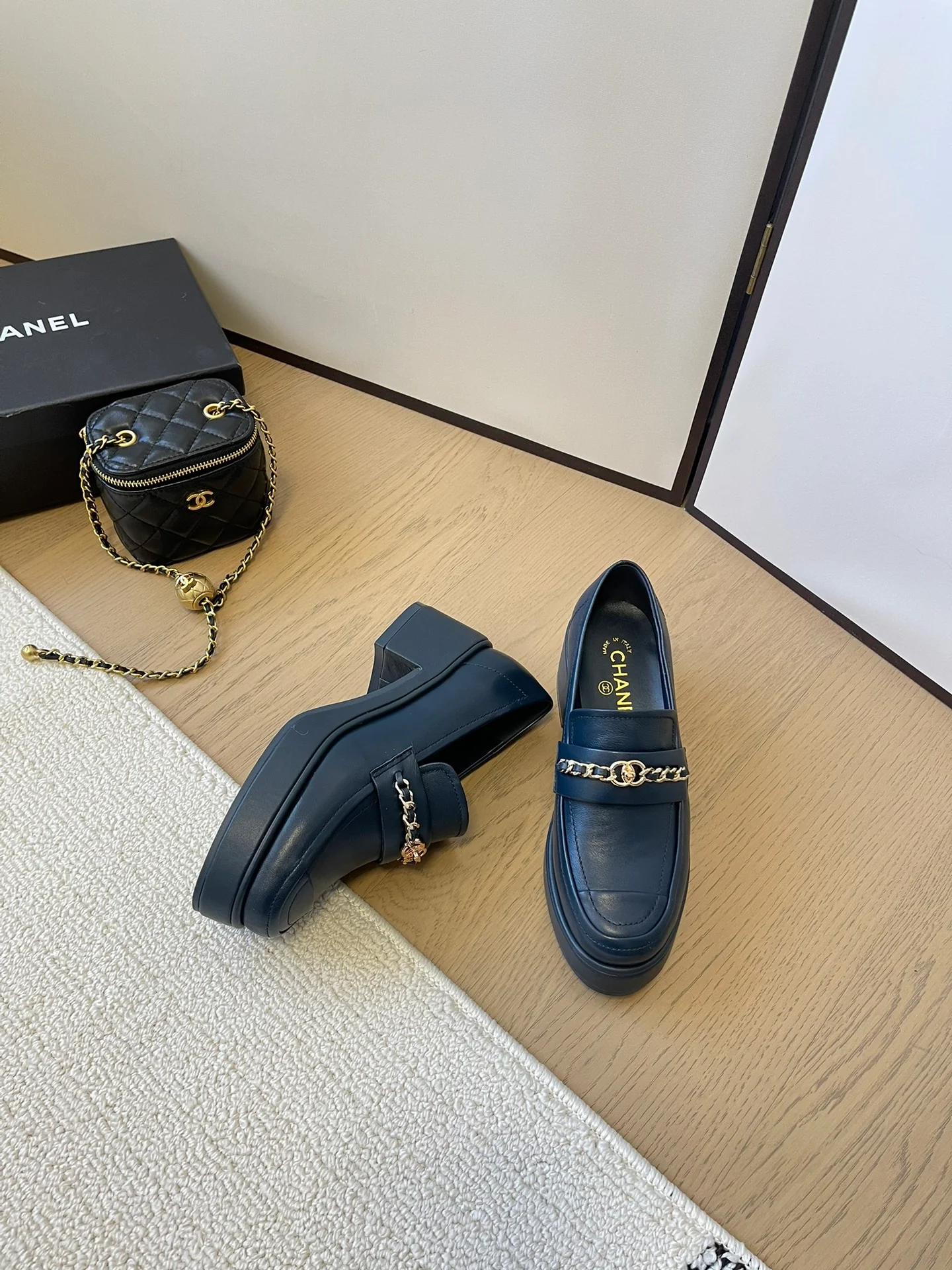 Лоферы Chanel 2024 - черные