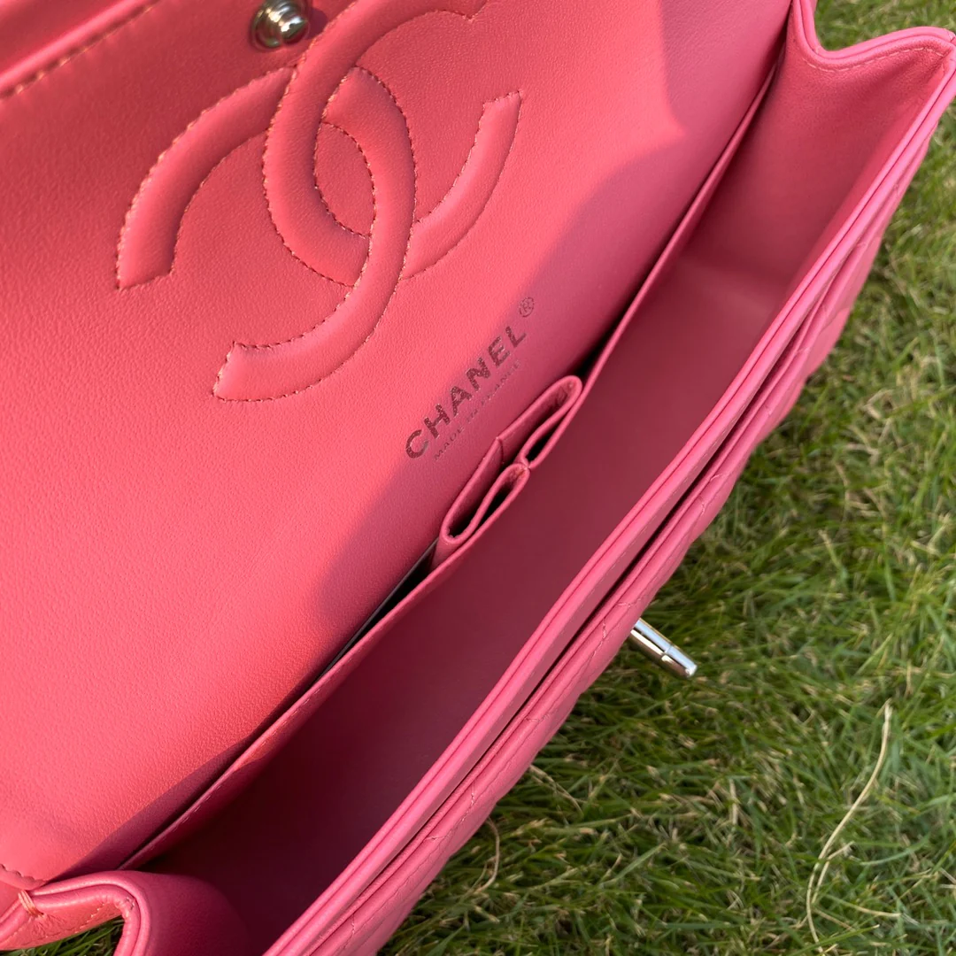 Классическая сумка Chanel из овечьей кожи CF — персиково-розовая с серебряной пряжкой — 25 см