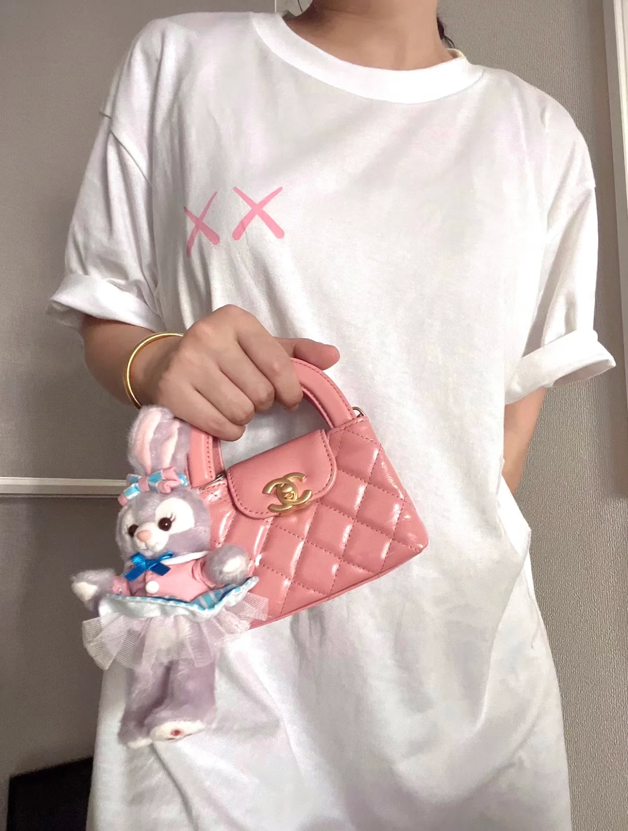 Мини-сумочка Chanel Kelly на цепочке - кораллово-розовая