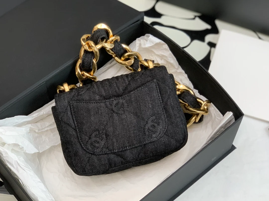 Сумка Chanel CF Chunky Chain Denim Shoulder Bag 2022 года, черная, 17 см.