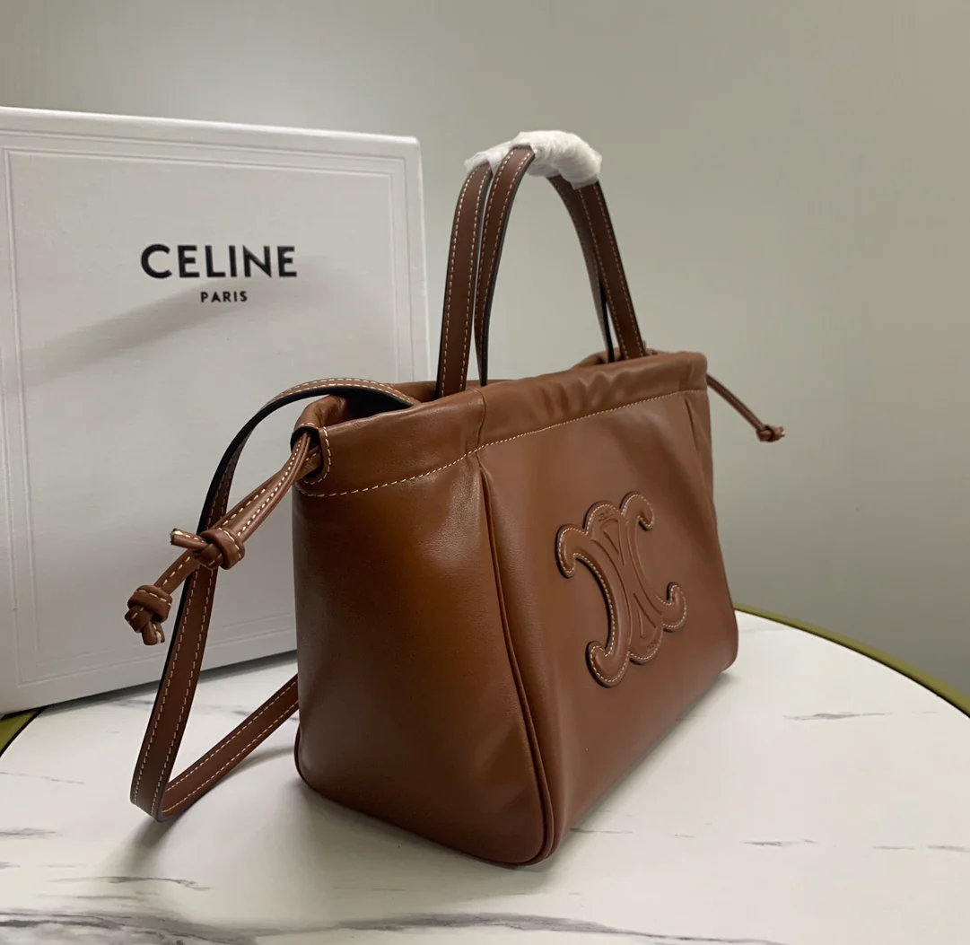 Сумка Celine Cabas Triomphe из гладкой кожи с завязками — коричневая — маленькая