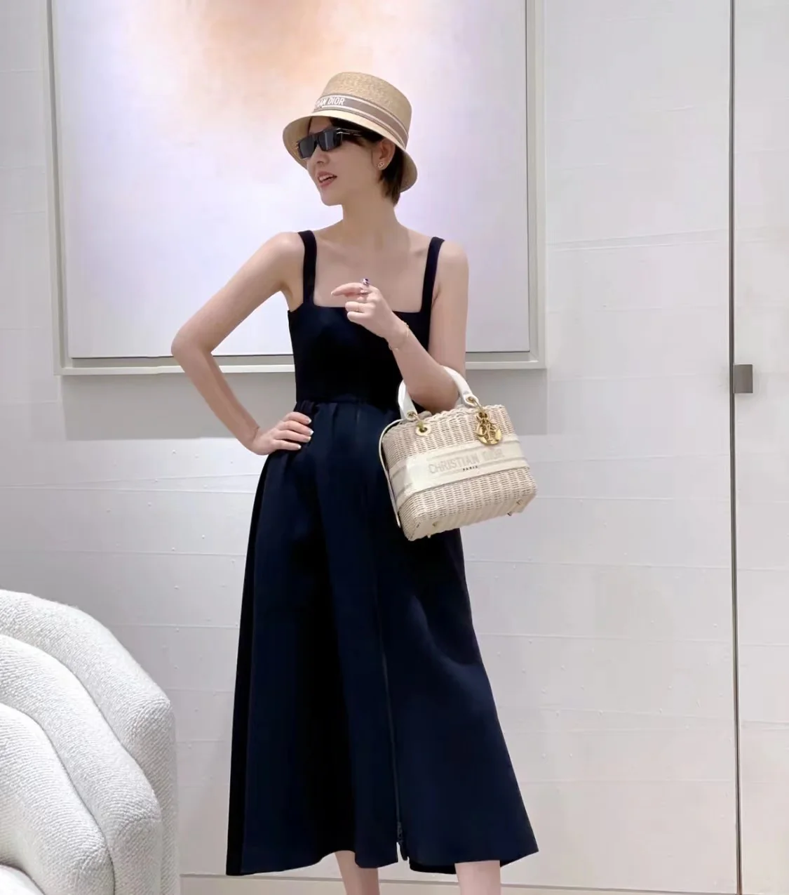 Dior - Ручная работа - Бамбуковая сумка - Цвет шампанского золота - На фото в одежде