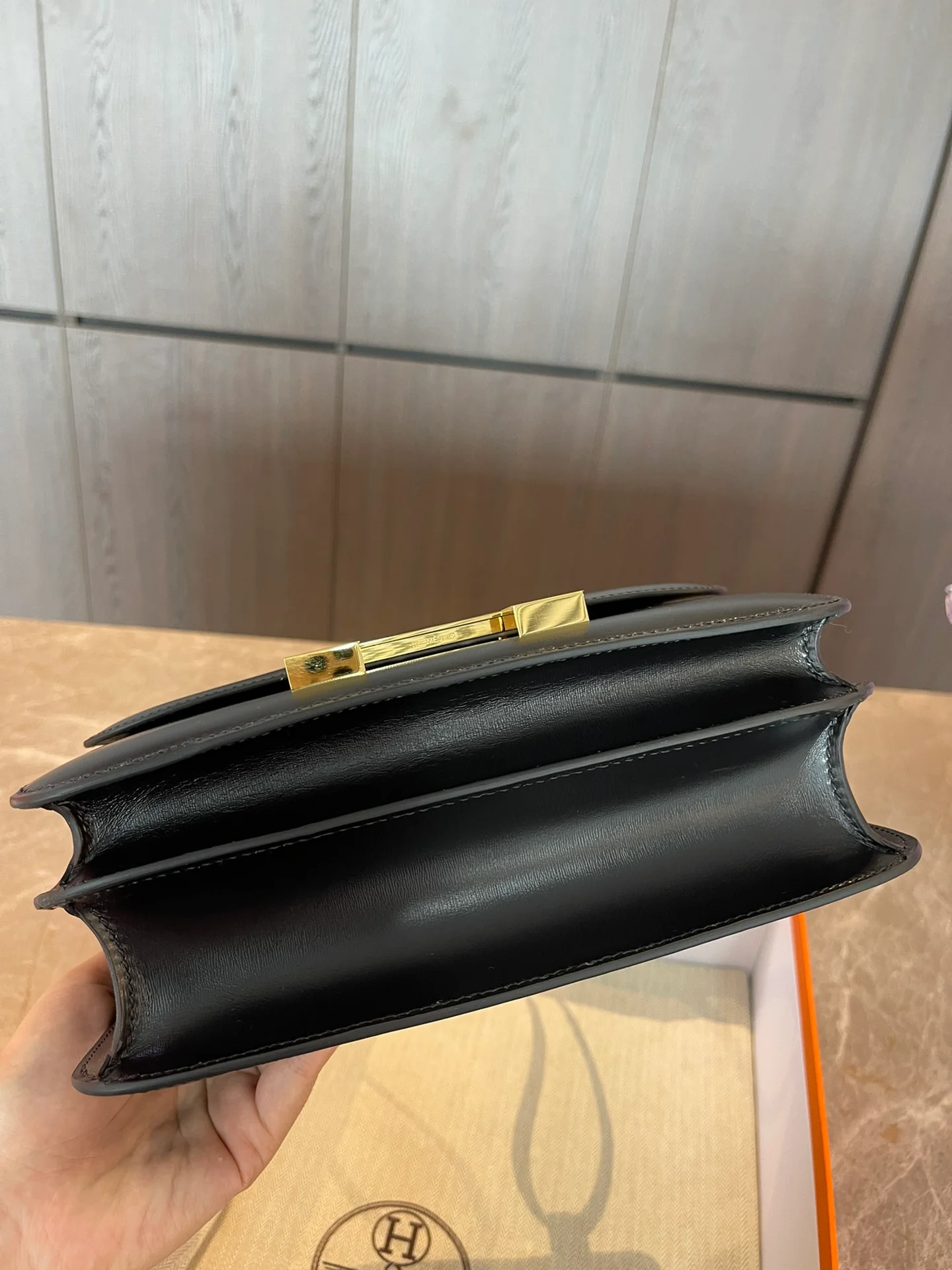 Коробочка Hermes Constance 24 - черная с золотой пряжкой